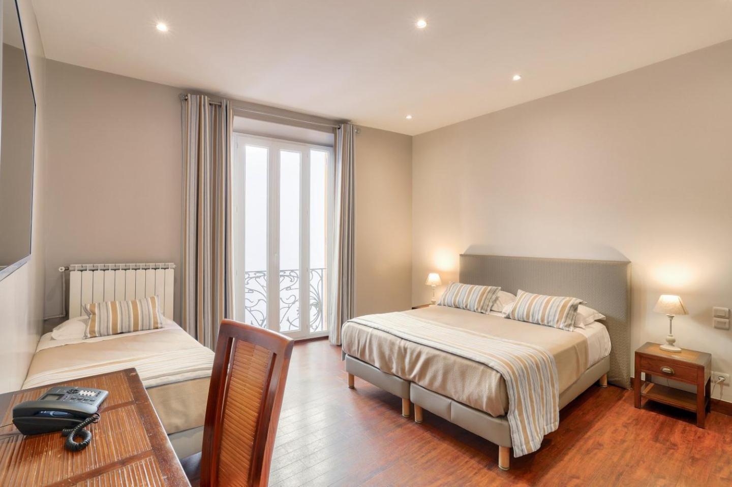 Triple Room