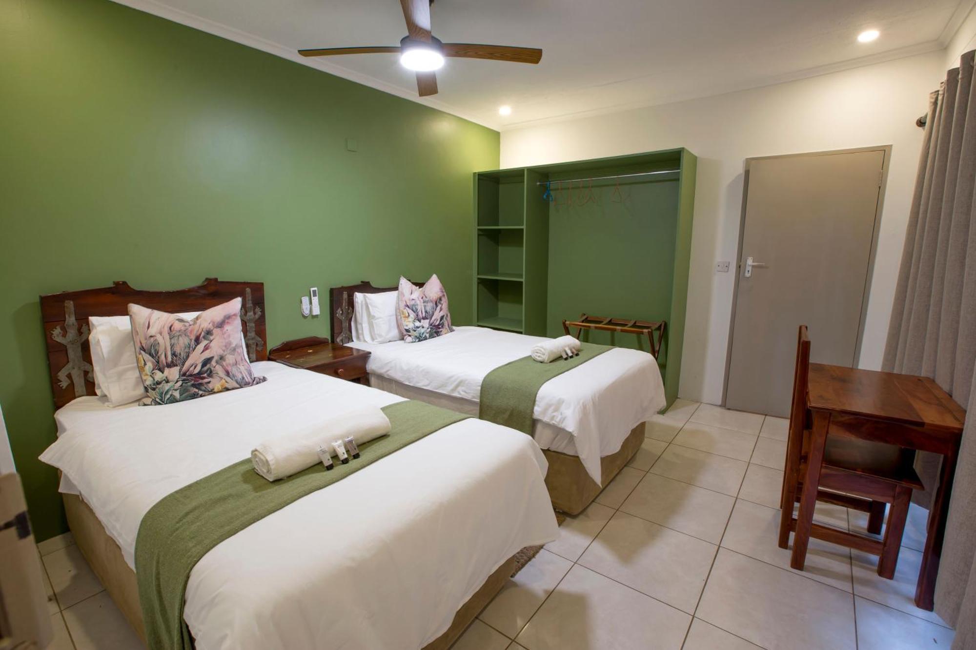 Twin Room with Shower