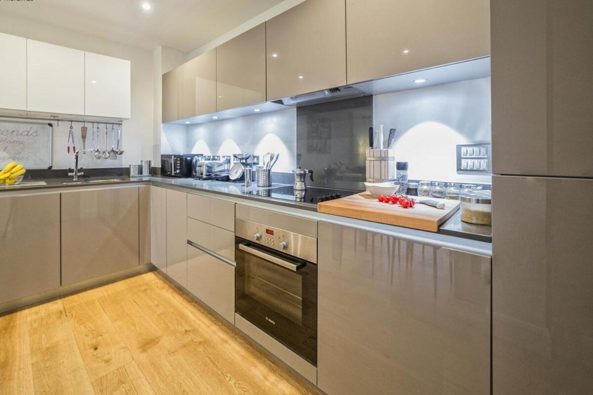 Three-Bedroom Apartment with Balcony