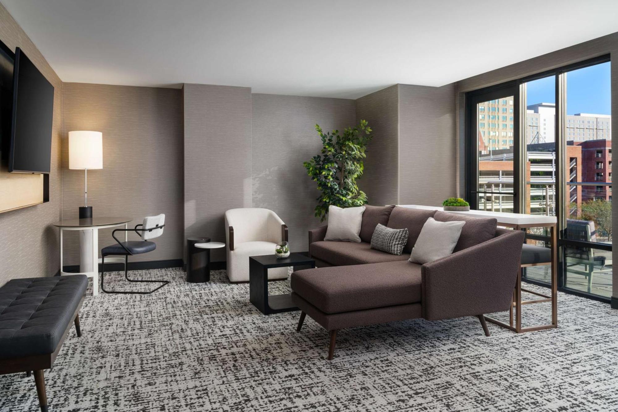 One-Bedroom King Suite