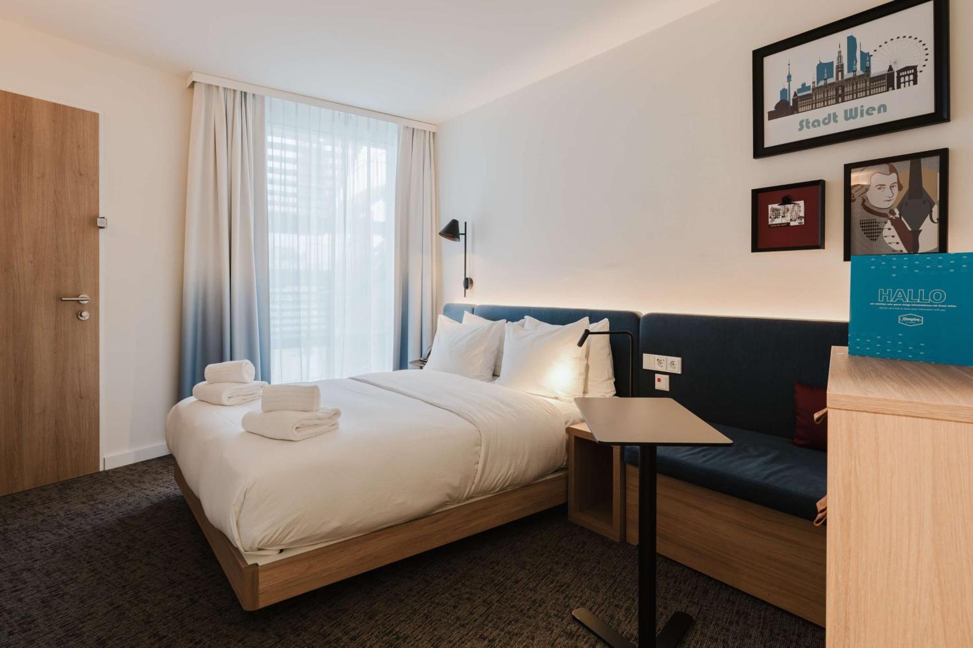 Queen Room - Accessible