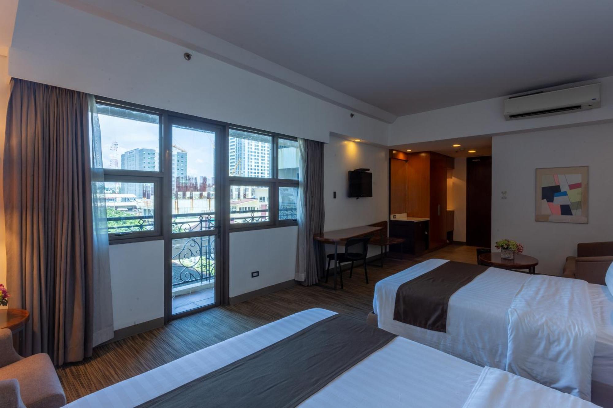 Deluxe Queen Room with Two Queen Beds
