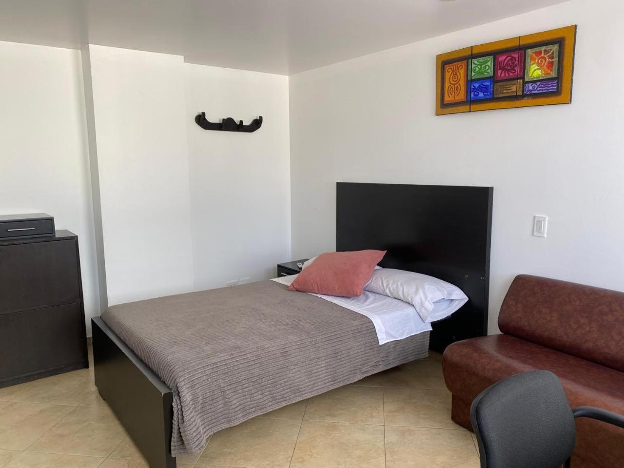 Deluxe Room (2 Adults + 1 Child)