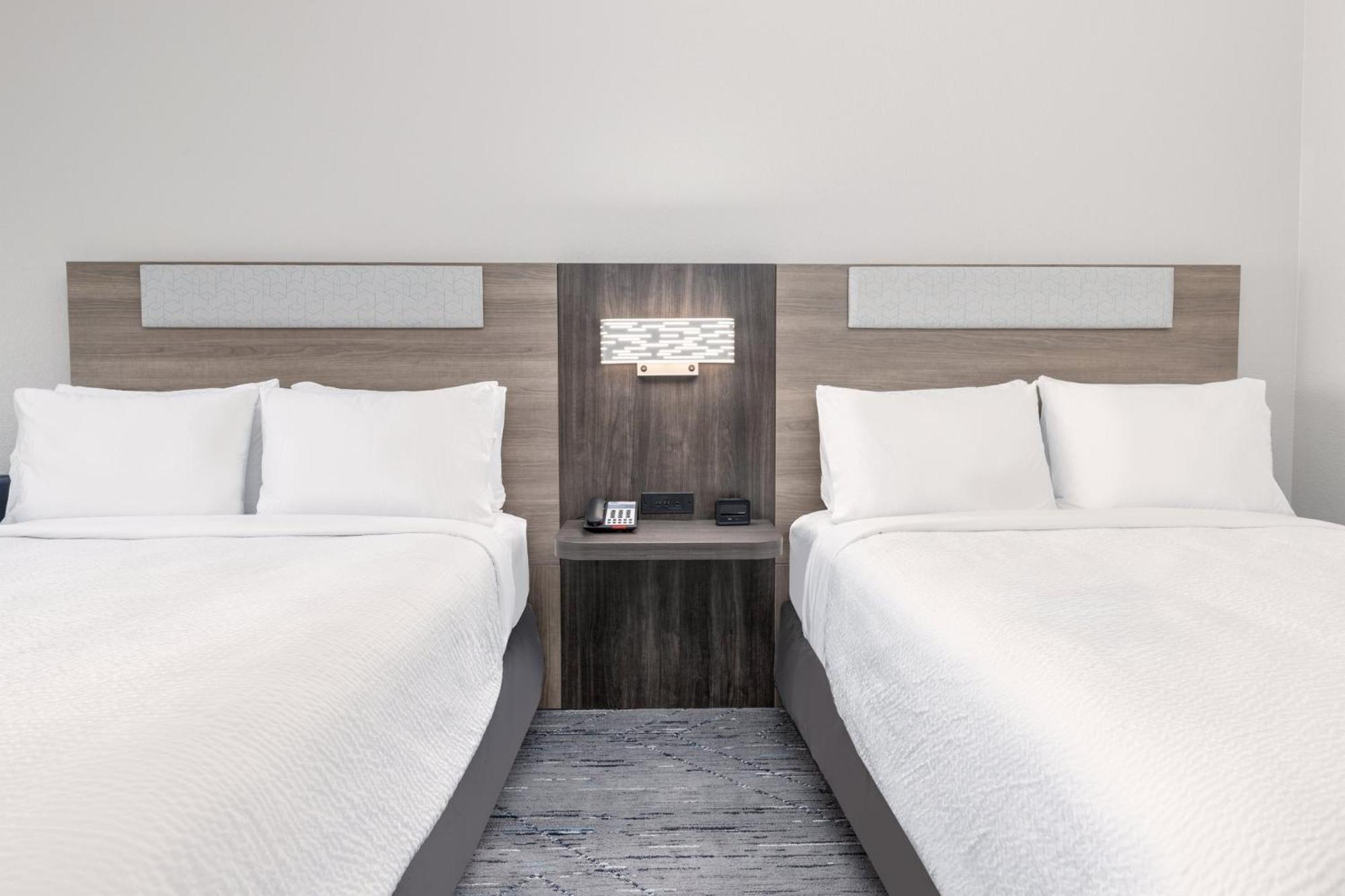 Standard Room with Two Queen Beds