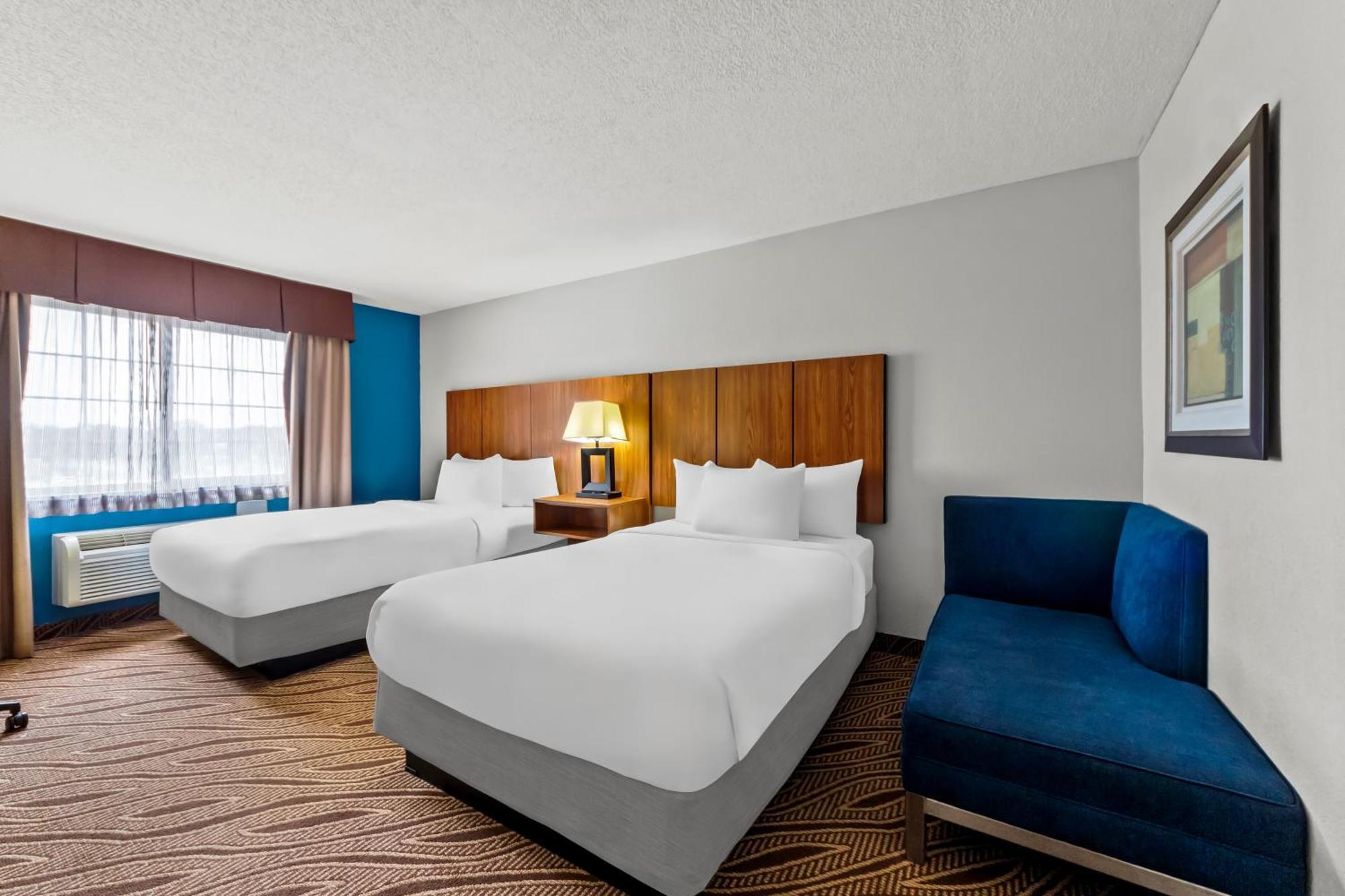 Double Suite with Two Double Beds and Sofa - Non Smoking