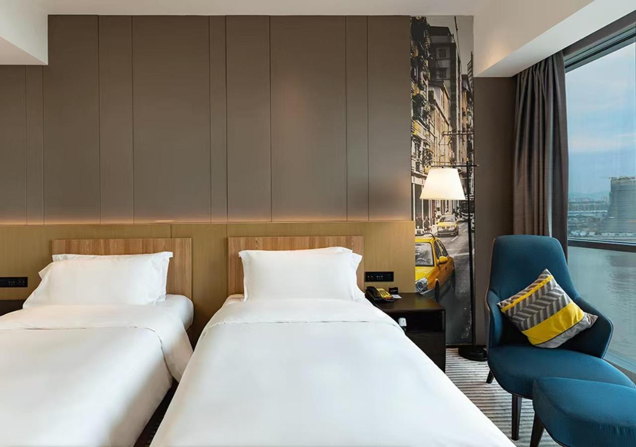 Deluxe Twin Bed Room with River View