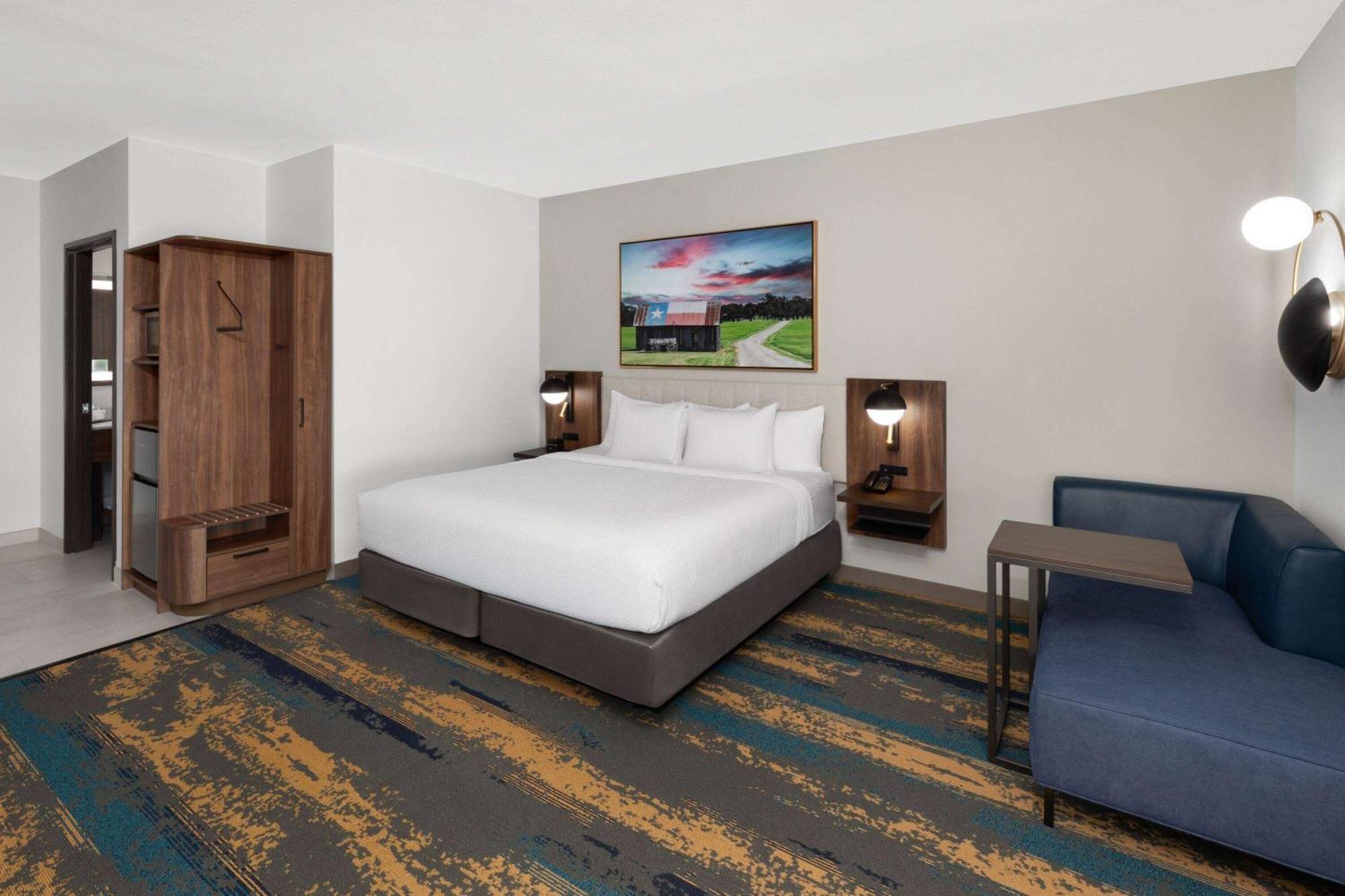 Oversize King Room