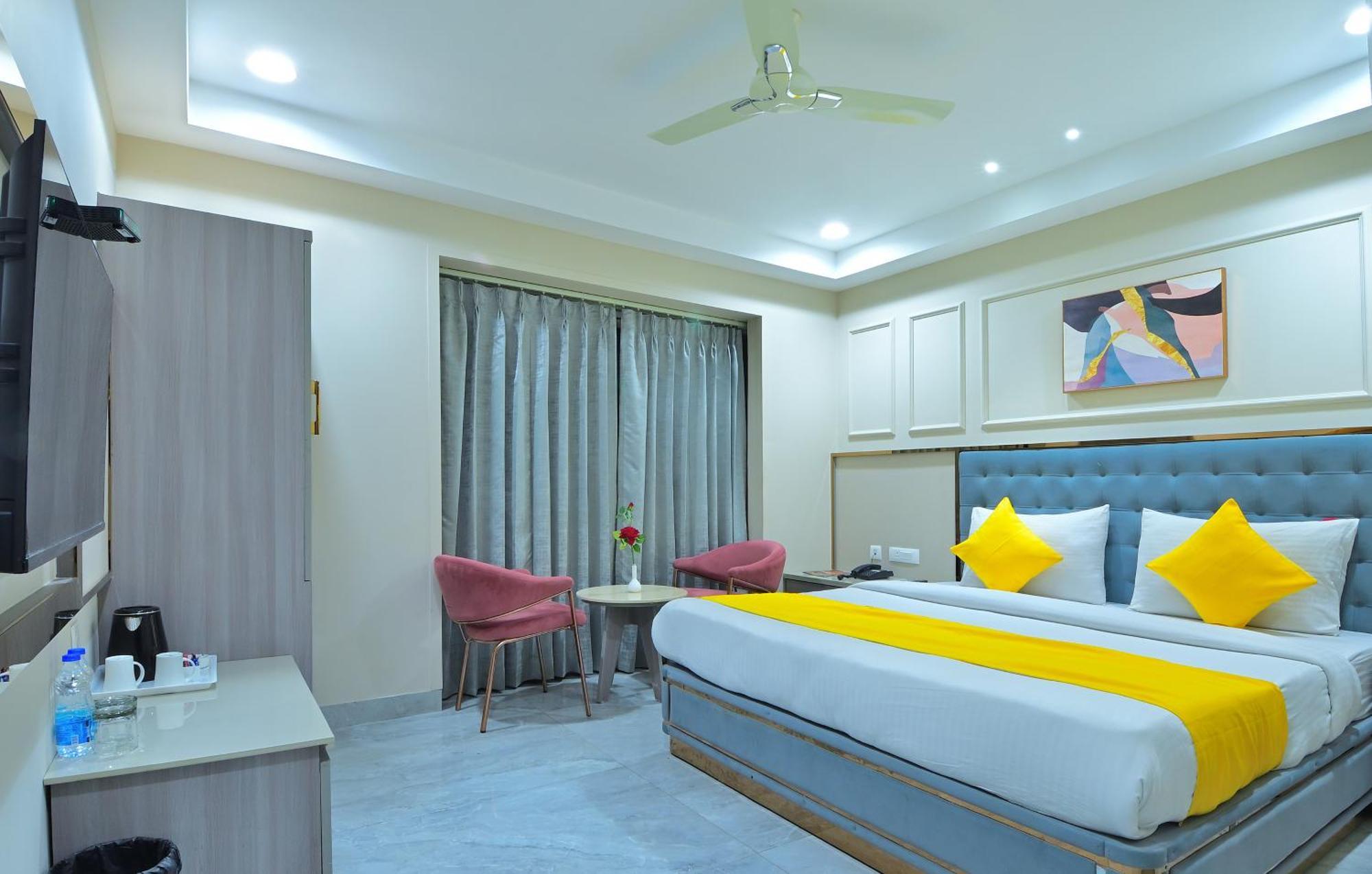 Luxury King Bed Room