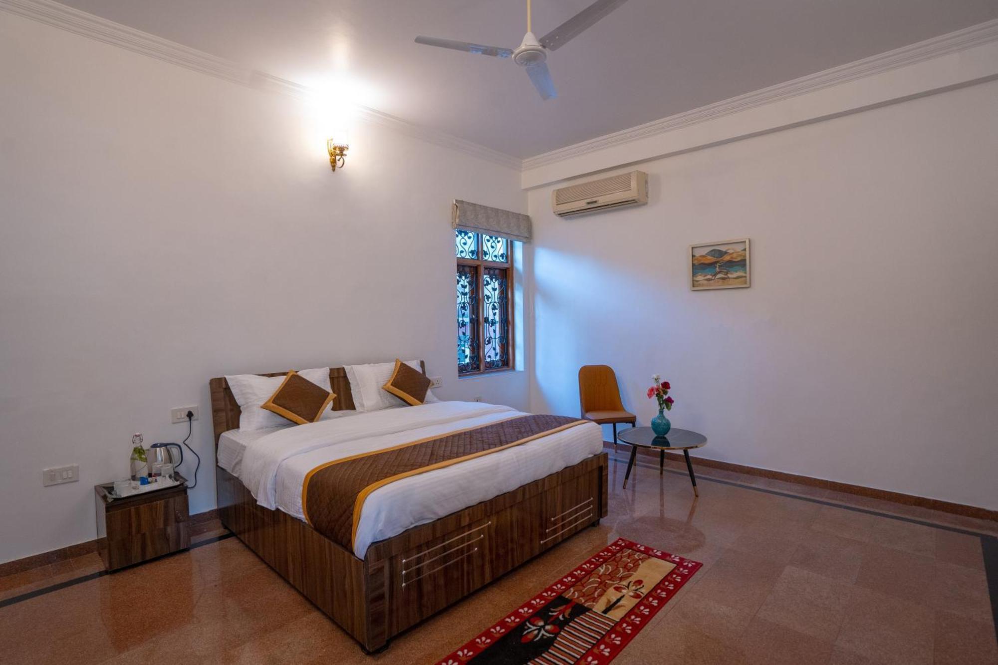 Superior King Room