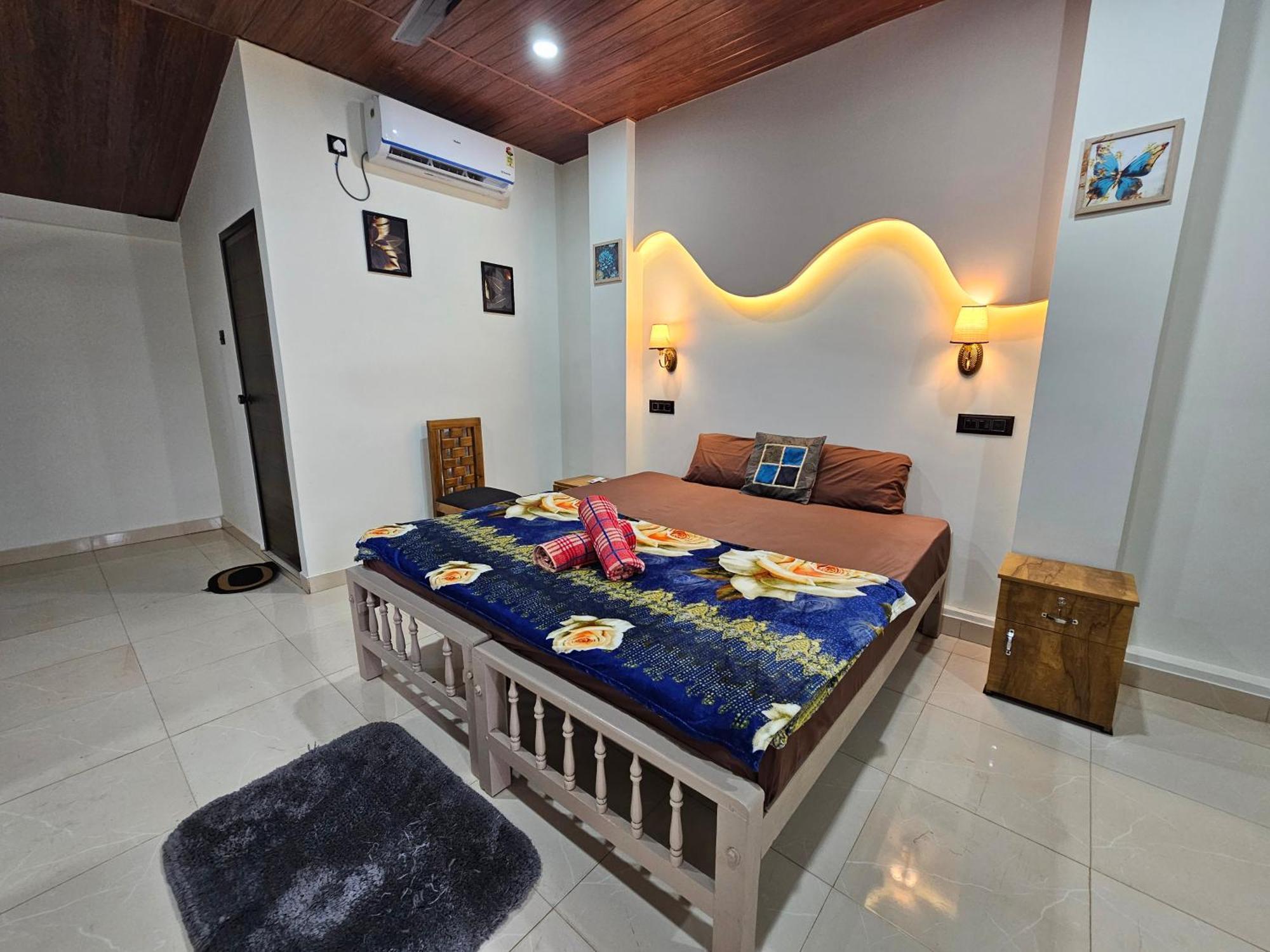 Deluxe Double Room with Balcony