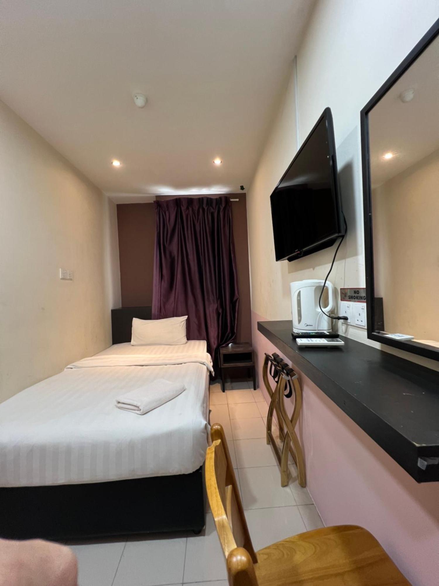 Deluxe Single Room