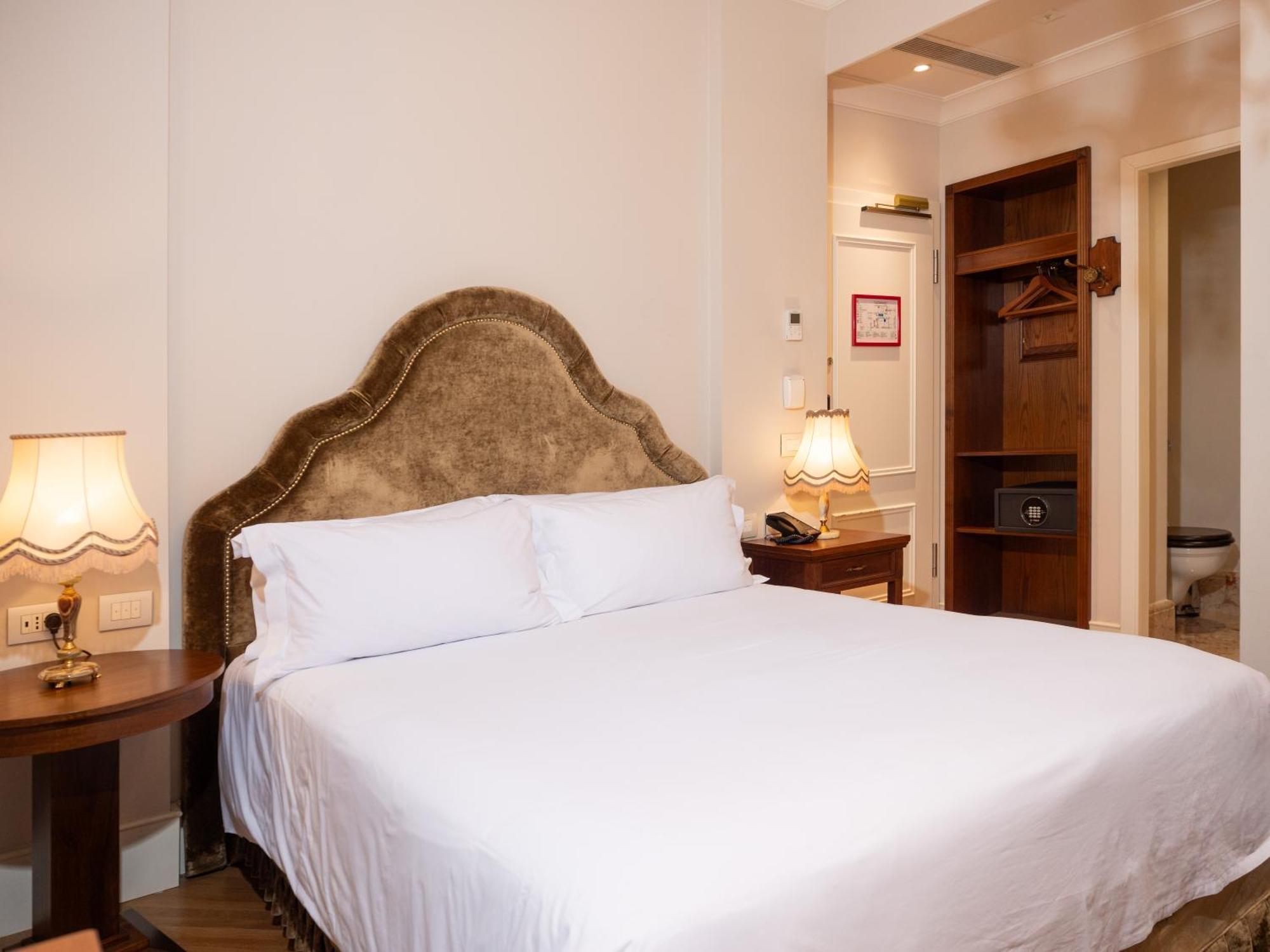 Queen Room