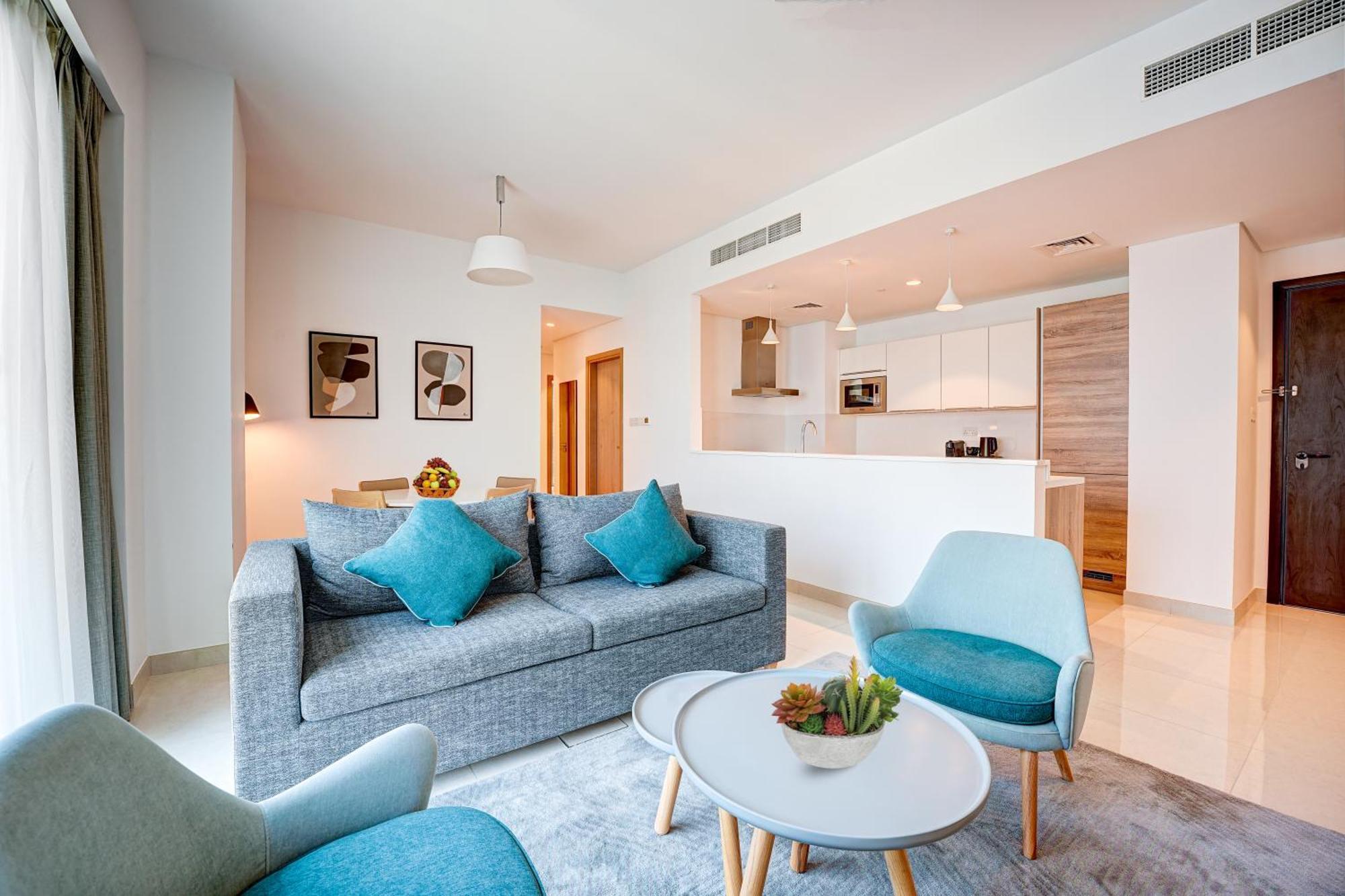 Two Bedroom City view - Queen and Twin Beds