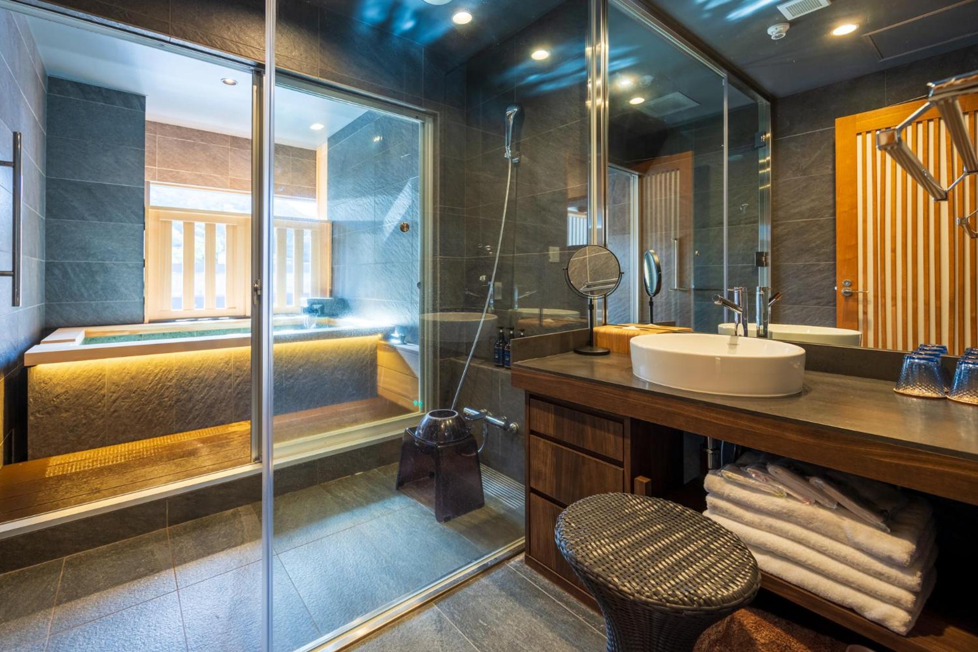Riverside Japanese-Western Style room with Open-Air Bath