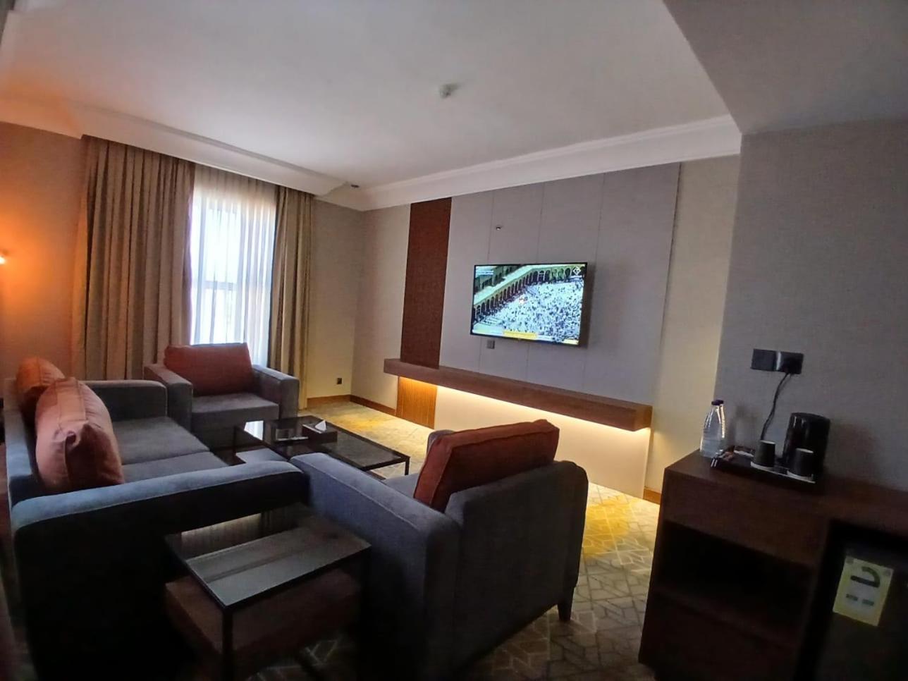 Deluxe Suite