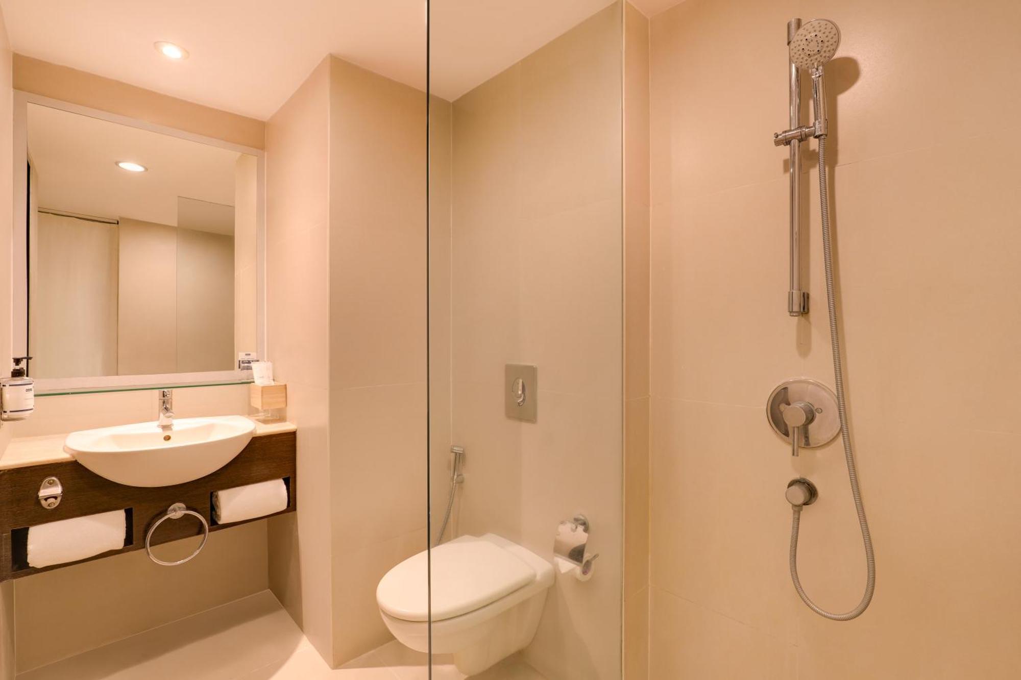 Superior Twin Room (Complimentary Hi-Tea,Enjoy Happy Hours with 1+1 offer and 20% Off on Laundry service and Room Upgrade, subject to availability)