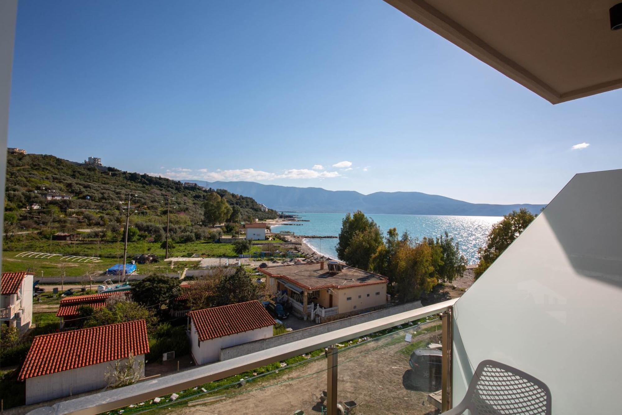 Double Room with Balcony and Partial Sea View