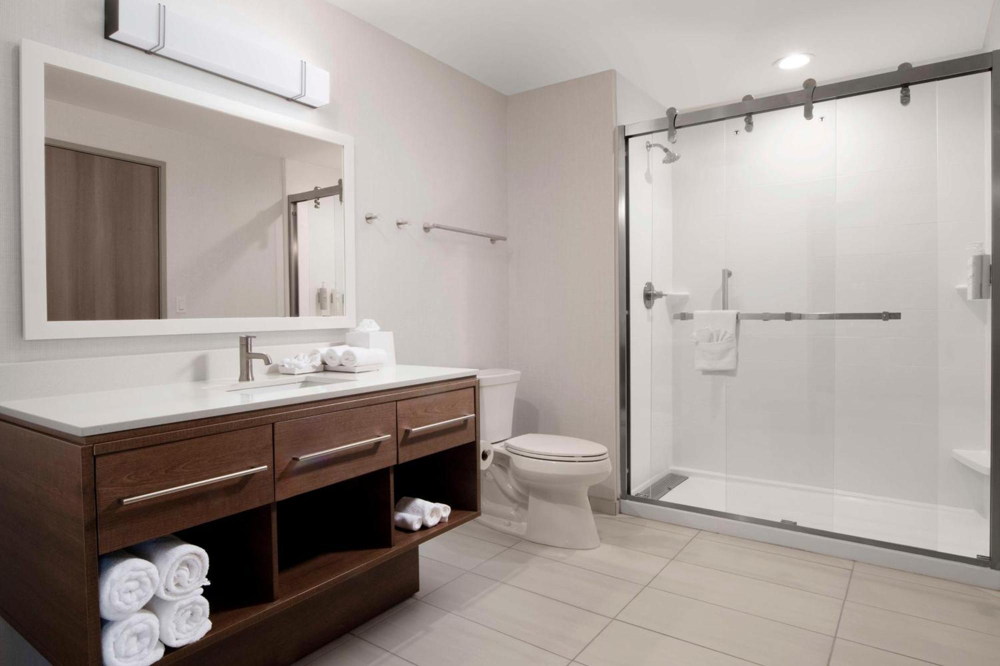 King Studio Suite
