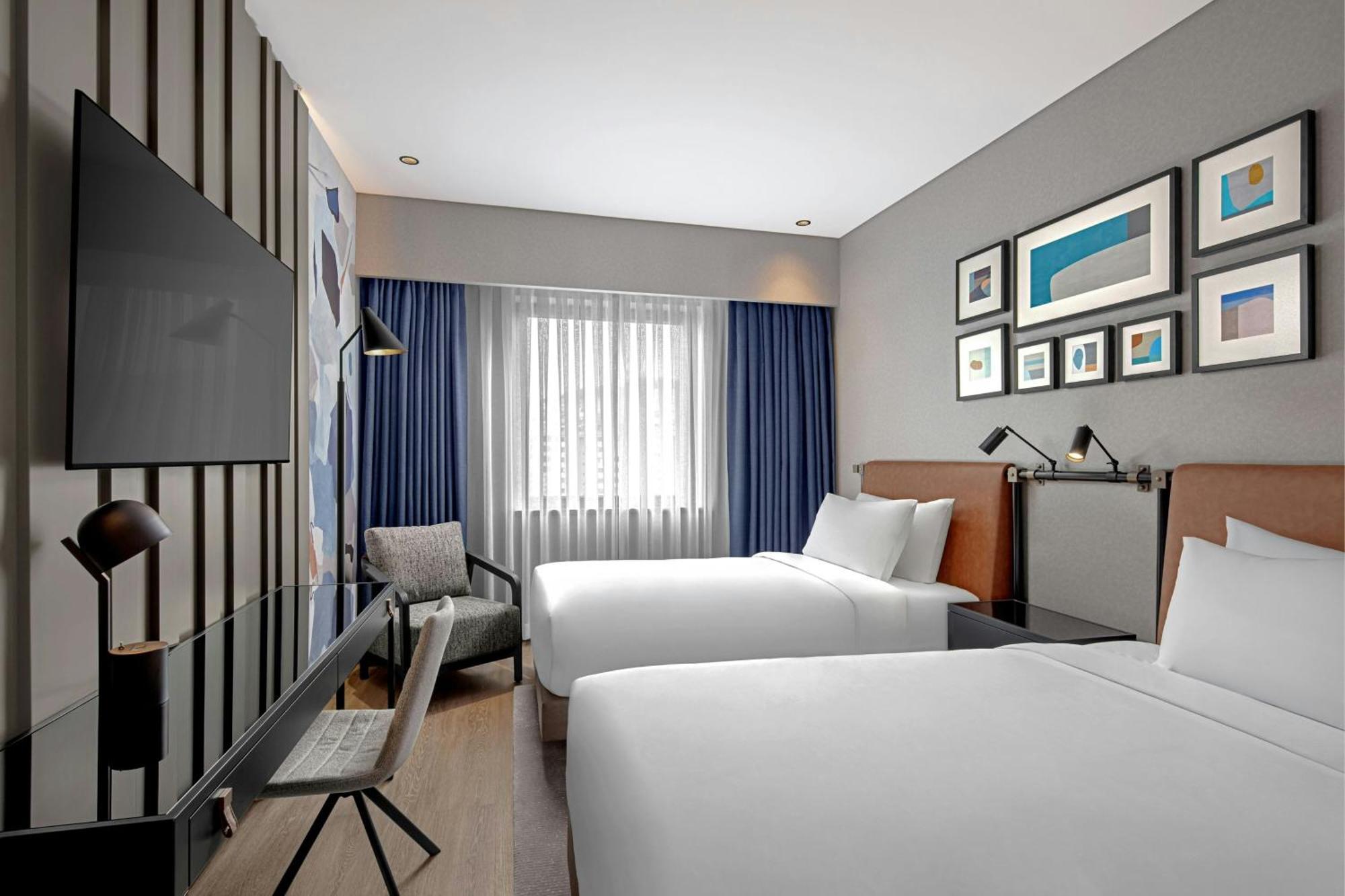 Classic Twin Room with City View
