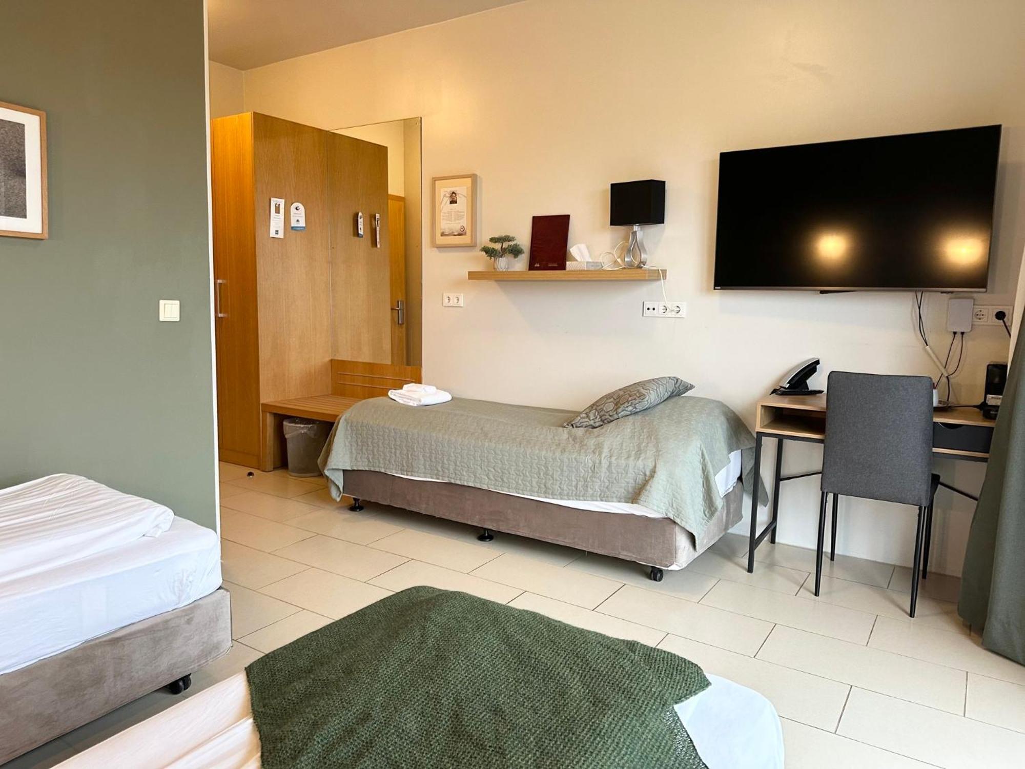 Triple Room with Bath