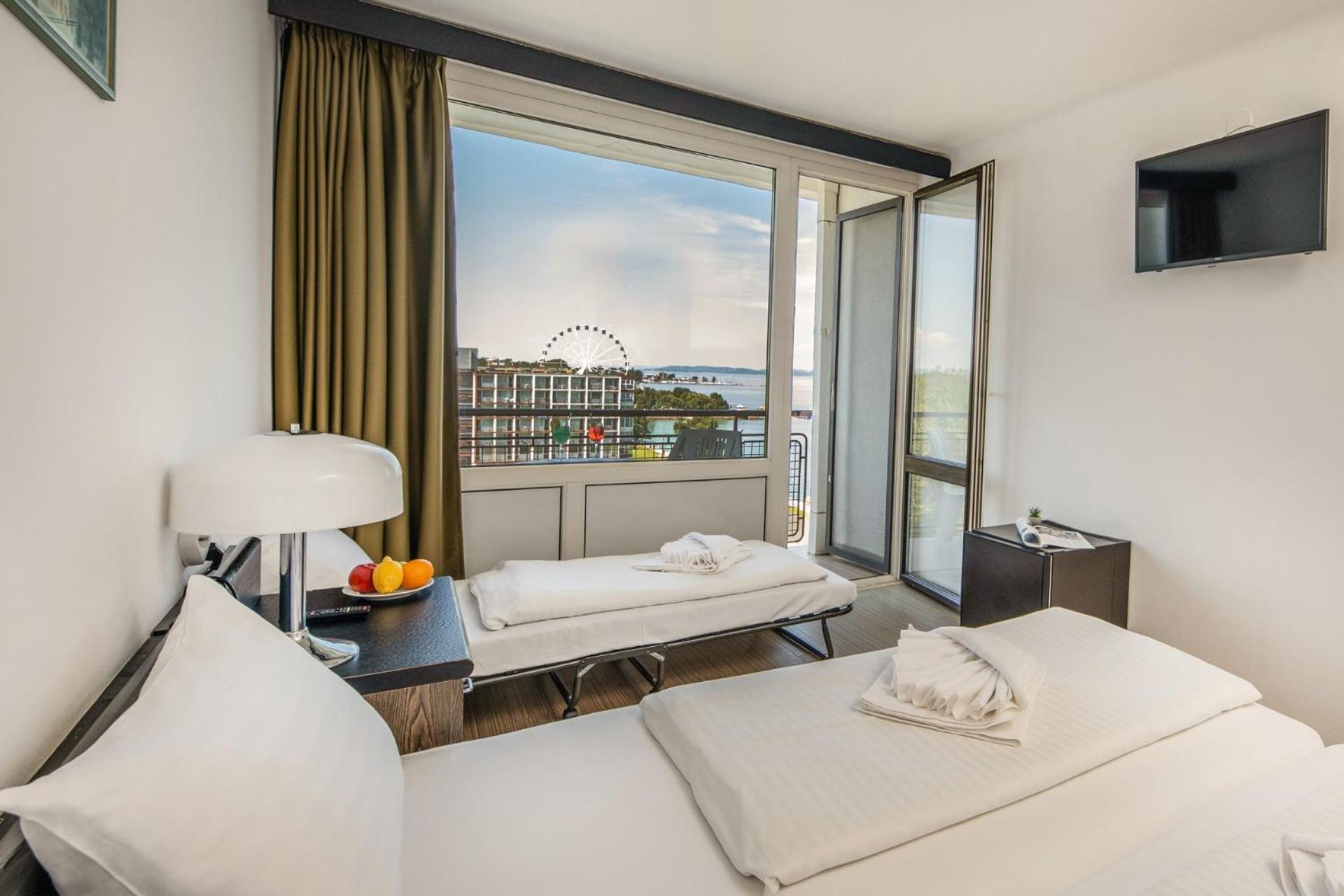 Family Room (2 Adults + 1 Child) with Balcony