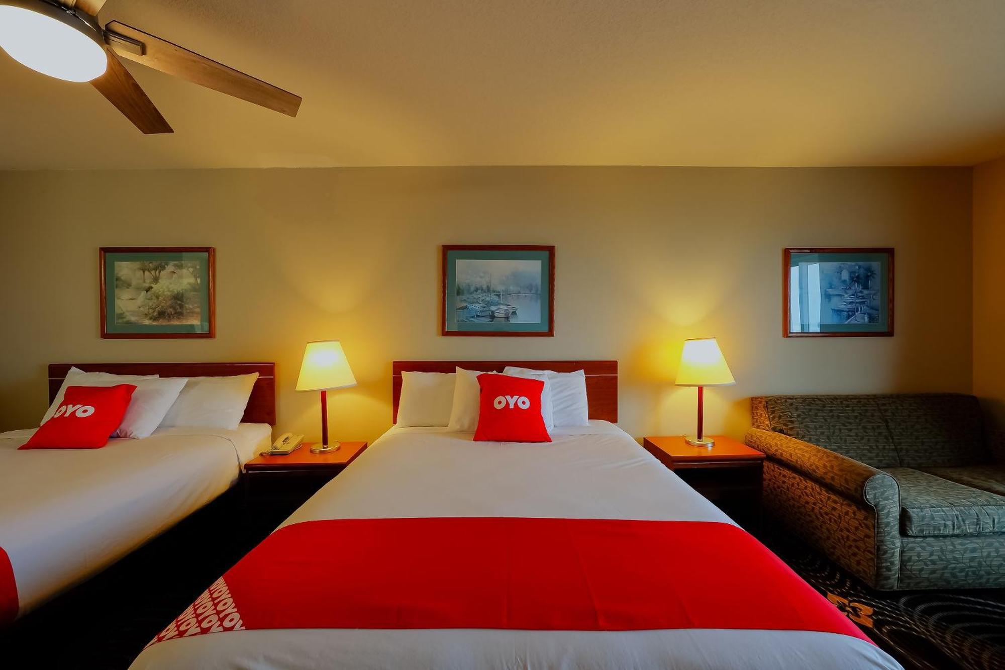 Double Queen Room with Balcony - Ocean view