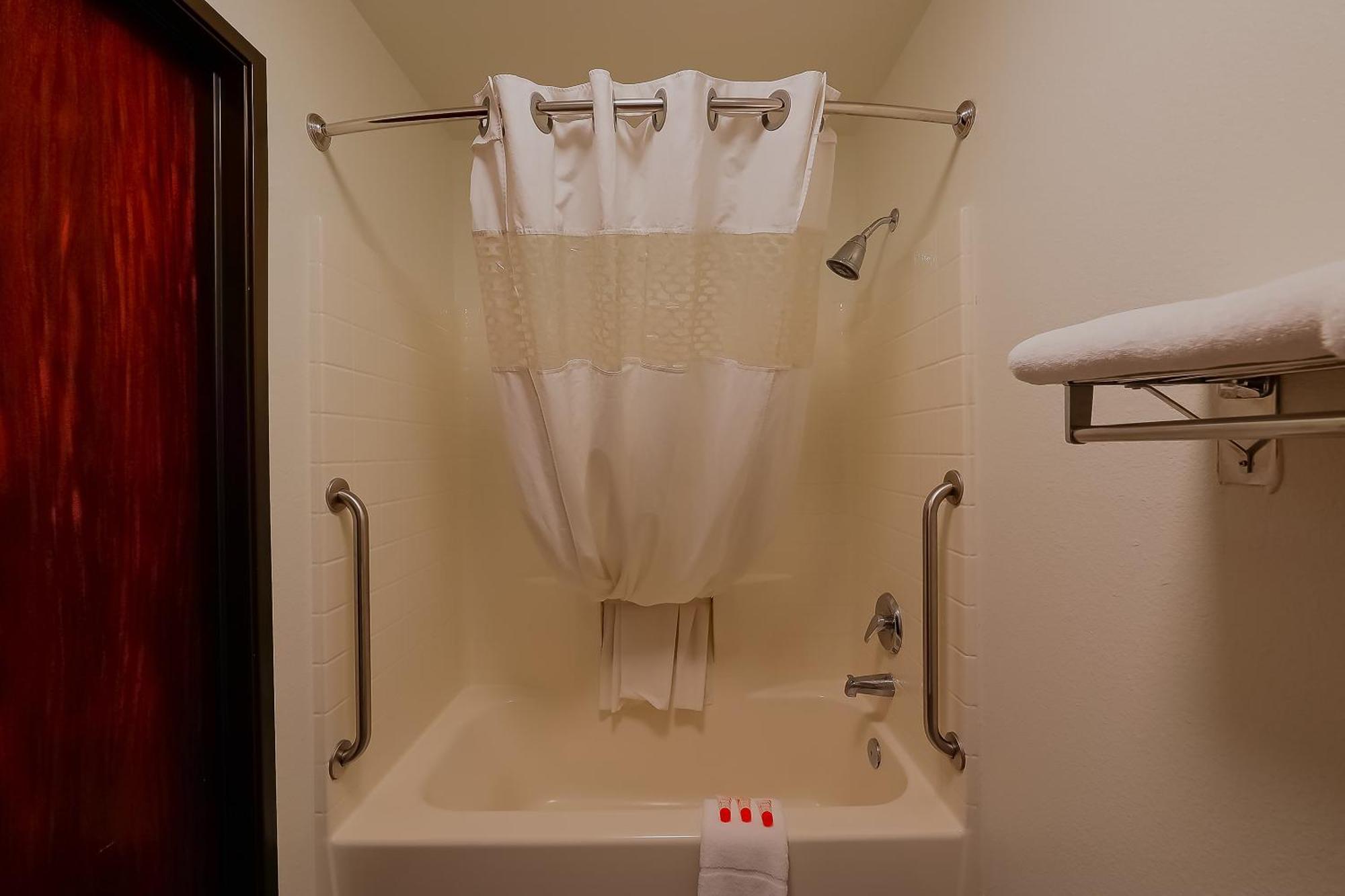 Queen Bed Accessible with Ocean View