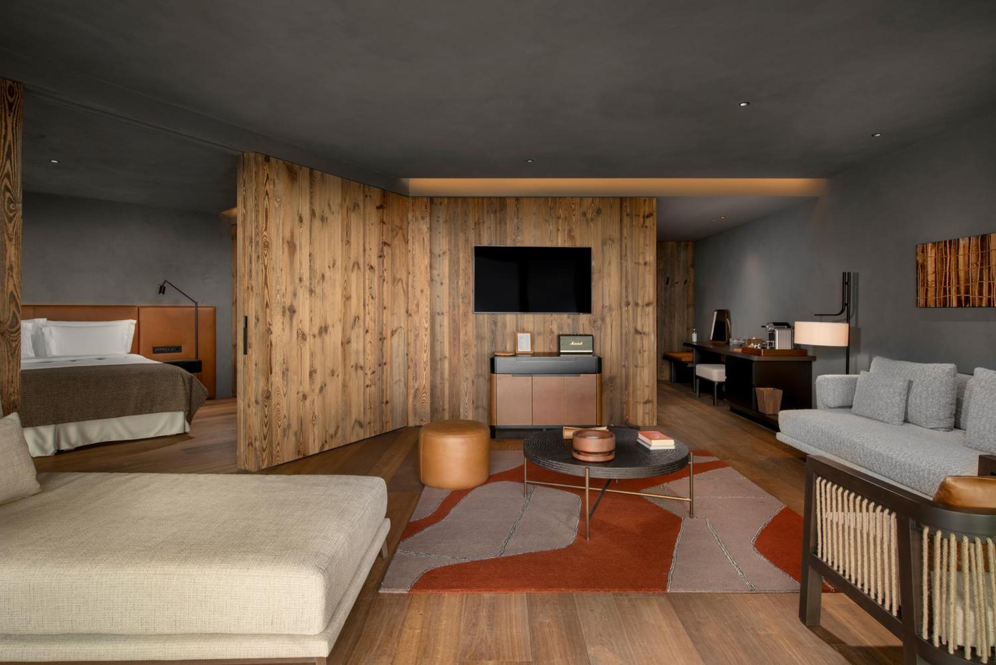 Corner Suite