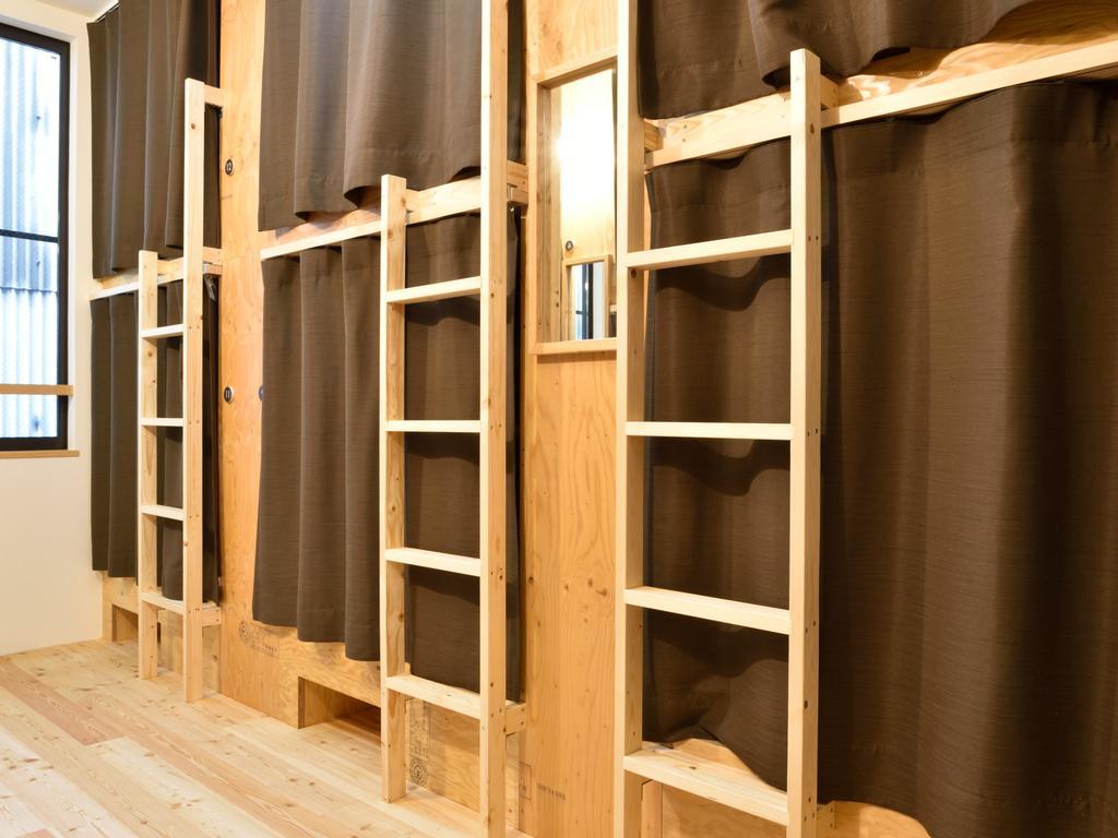 6 Beds in 12-Bed Mixed Dormitory Room