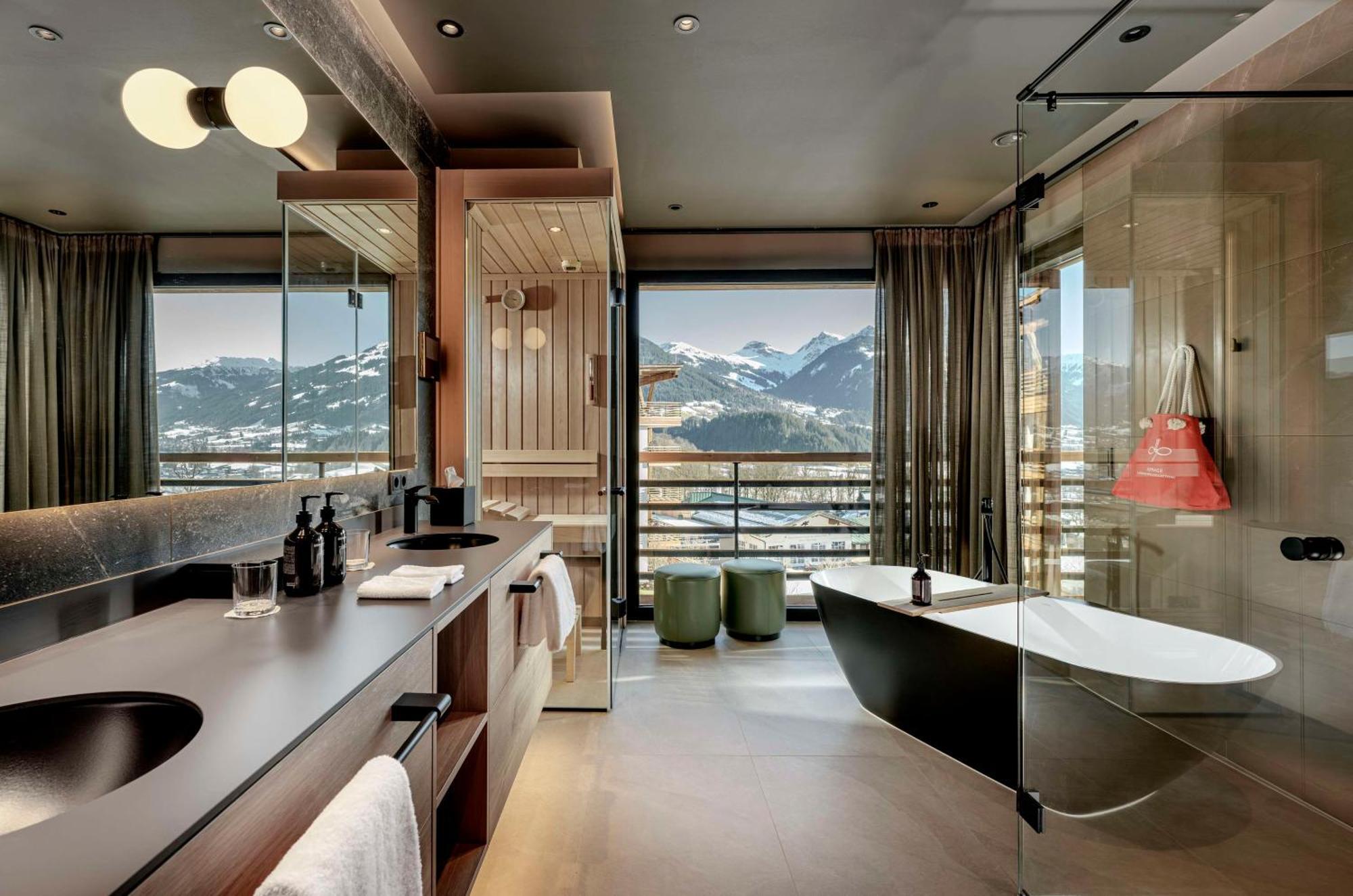 Suite with Mountain View