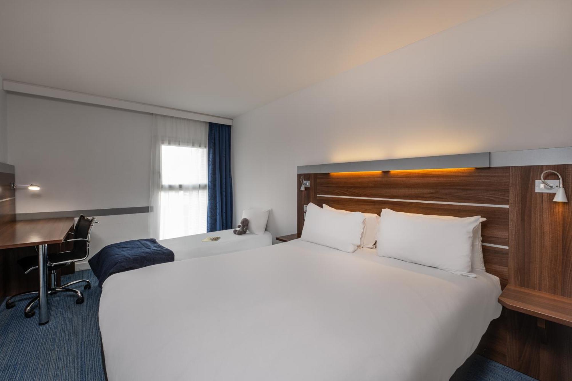 Triple Room with a Double Bed and a Single Bed