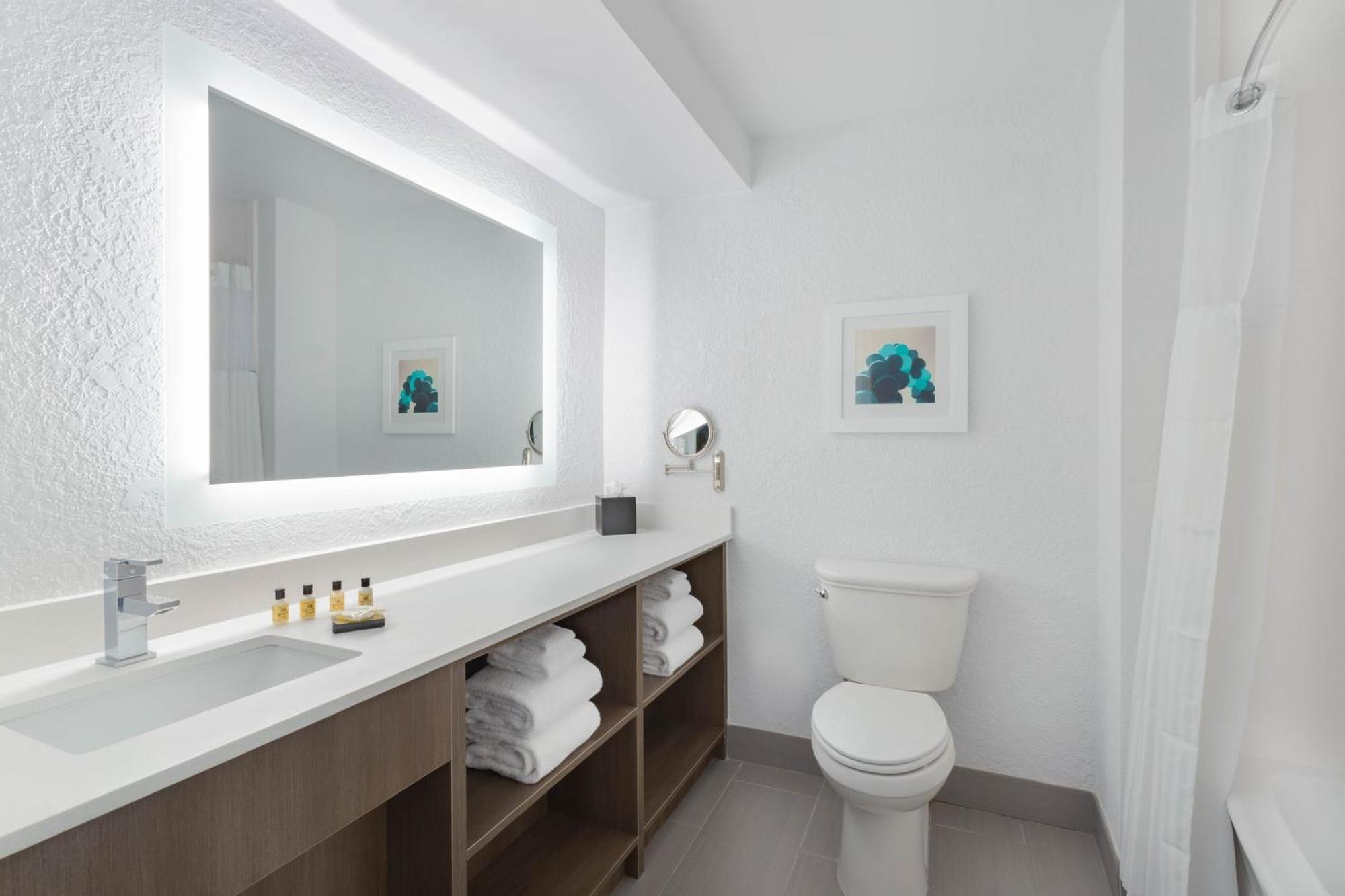 Standard Queen Room with Two Queen Beds and Bath/Shower