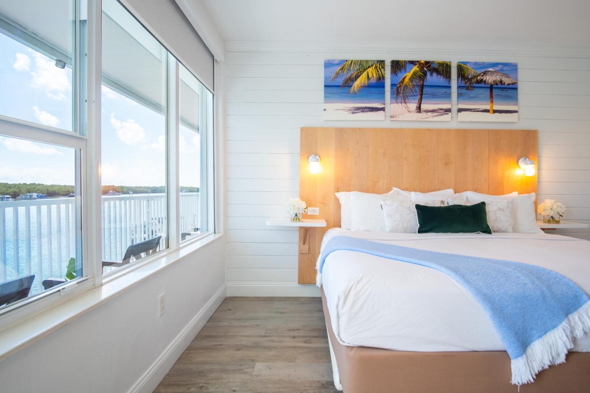 Standard King Room Waterfront