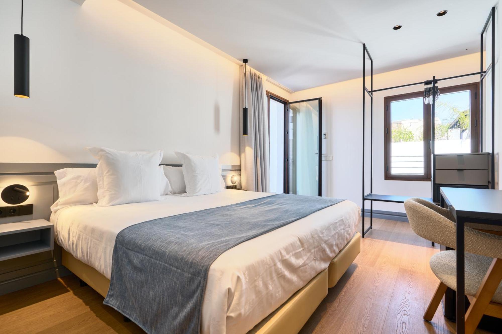 Superior Room with Jacuzzi and terrace