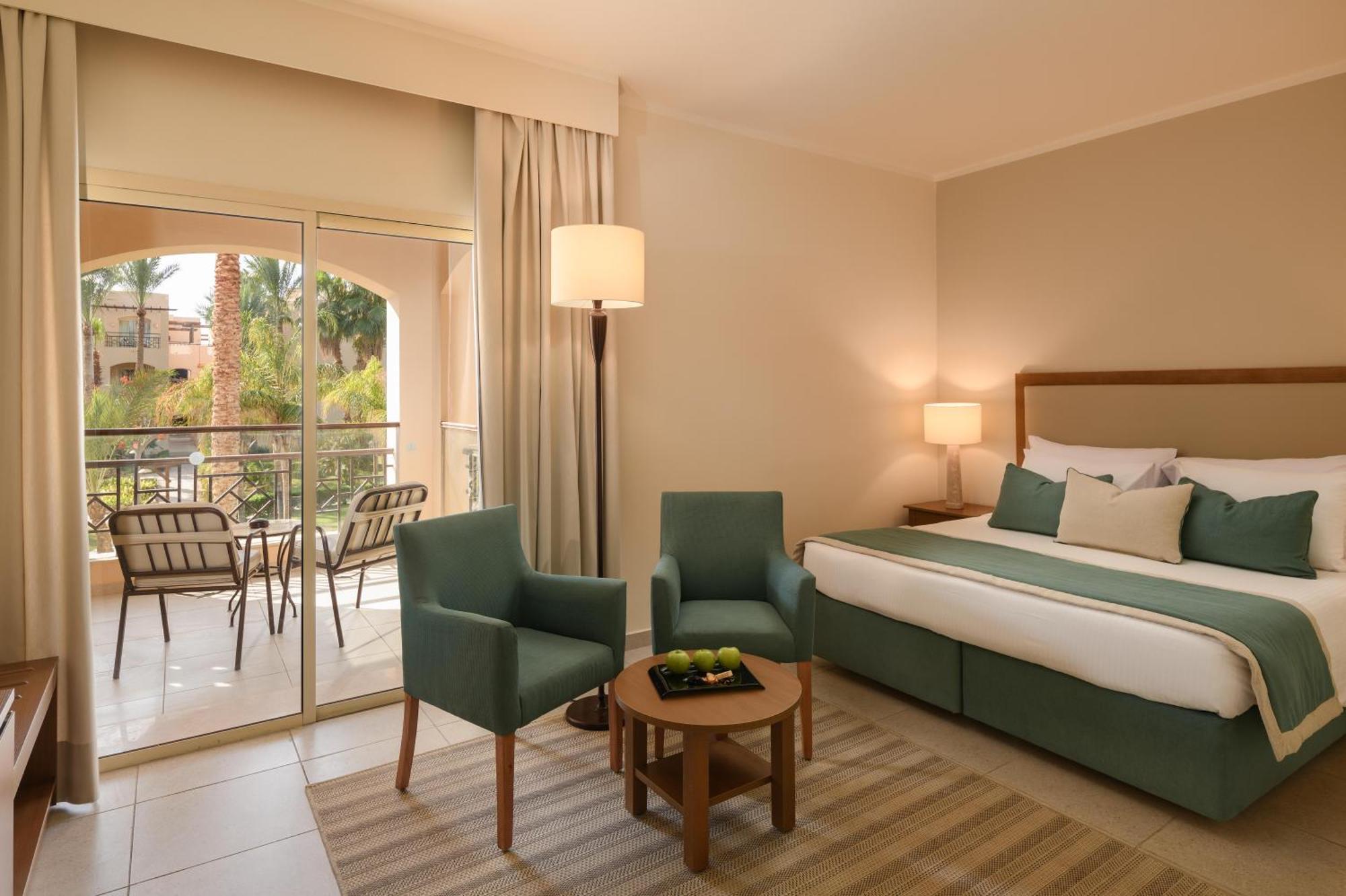 Superior Queen or Twin Room with Garden View
