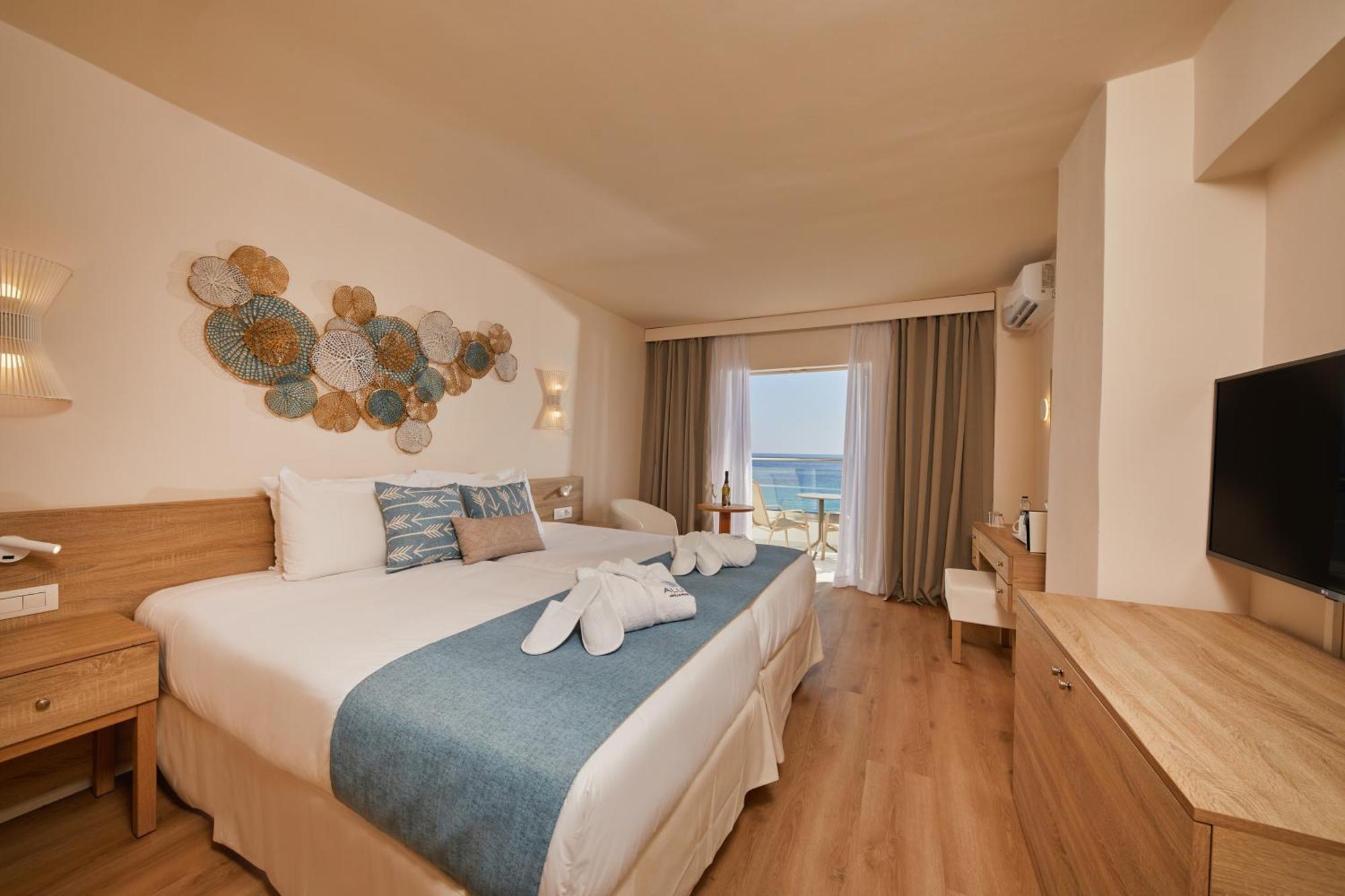 My Favorite Club Junior Suite Front Sea View x 2 adults