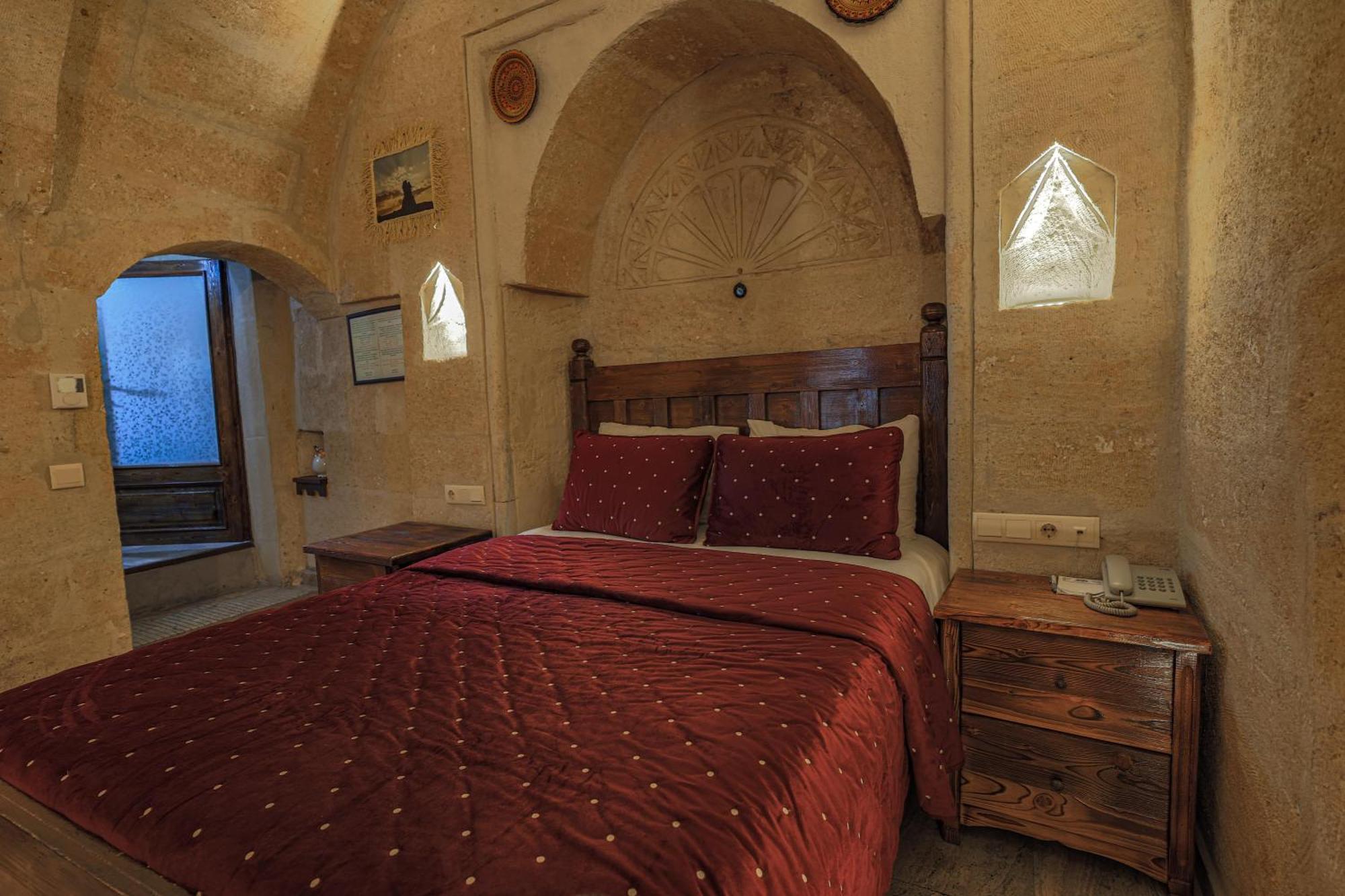 Deluxe Arch Room