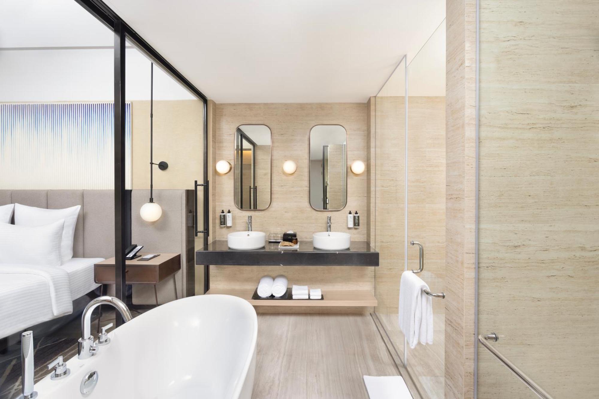 Junior King Suite