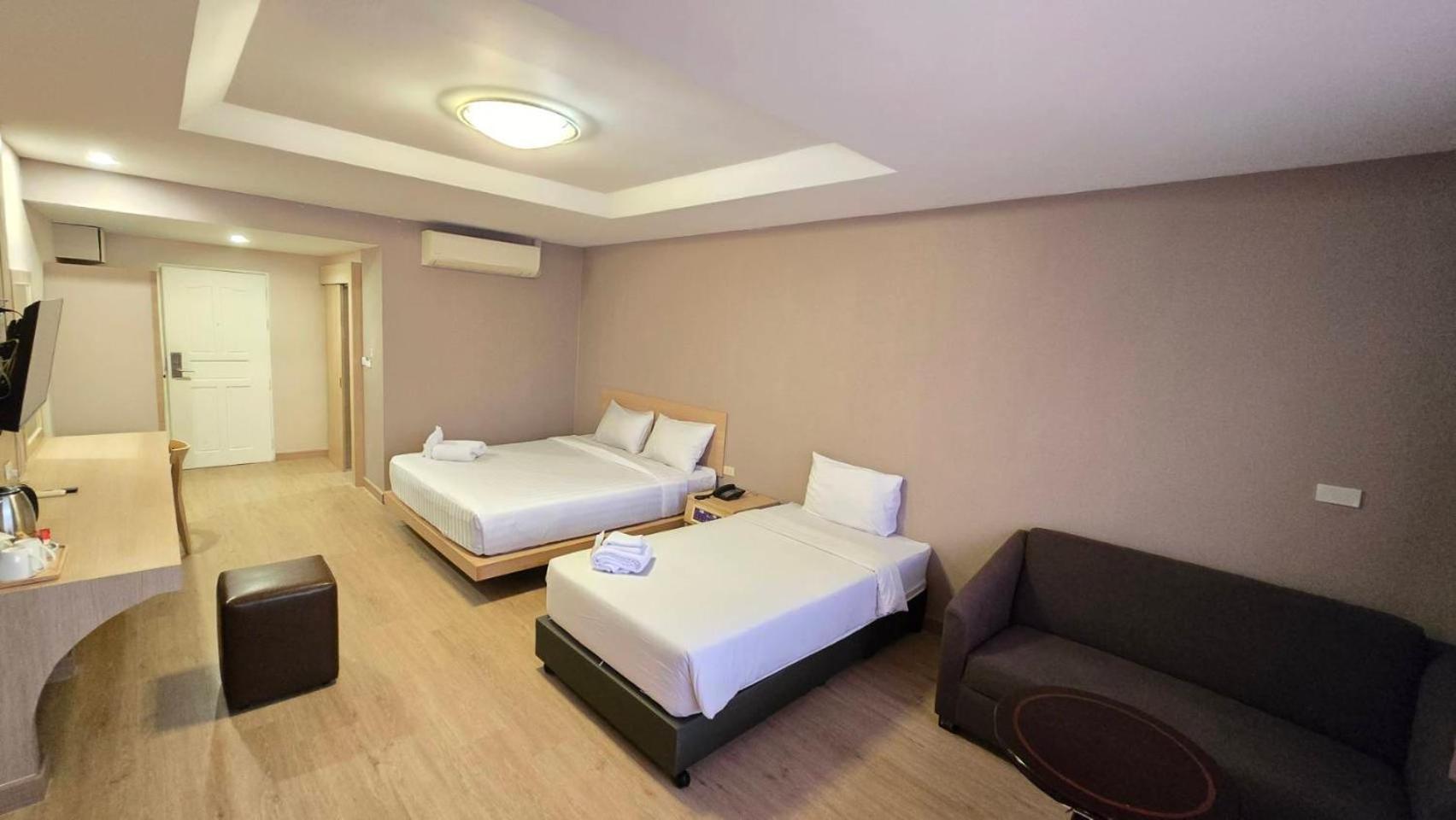 Triple Room