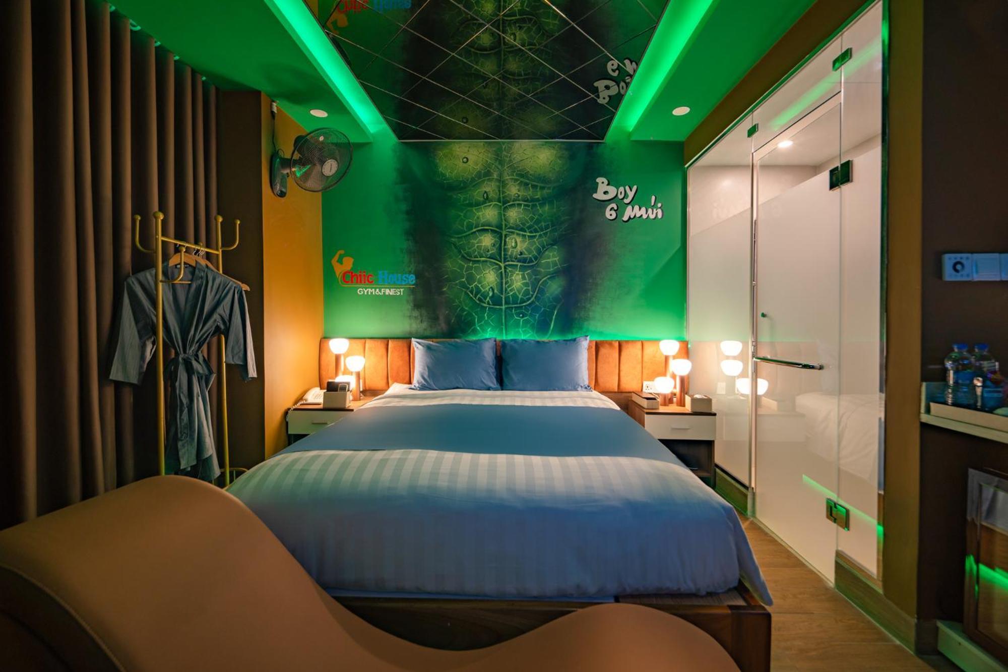 Deluxe Queen Room