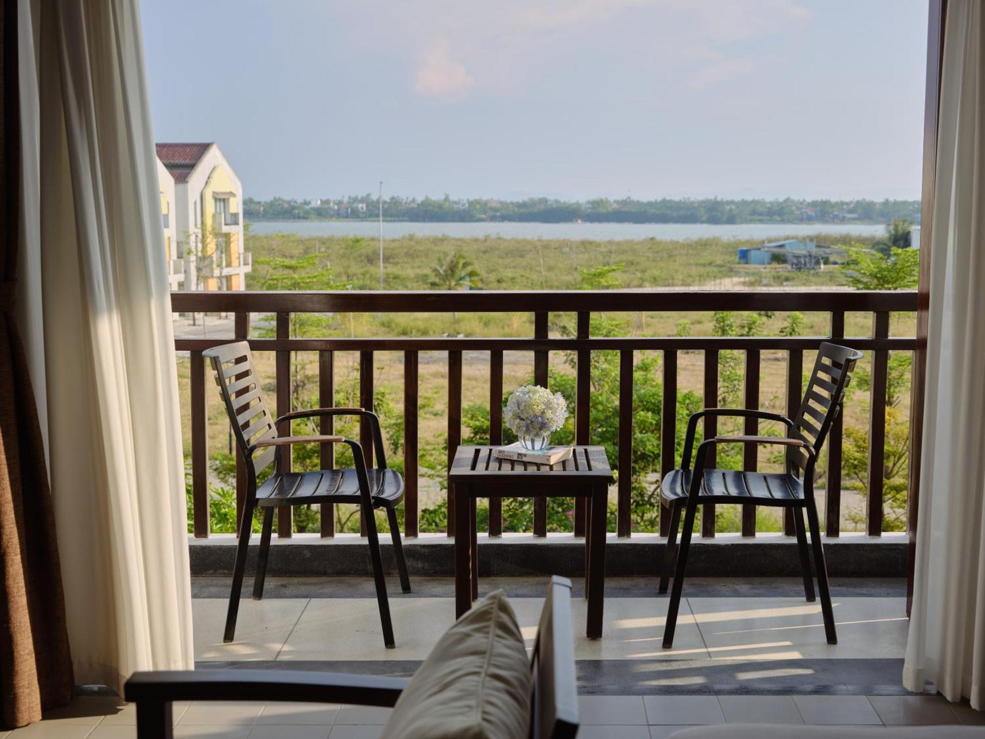 Deluxe Double or Twin Room with Balcony and River View