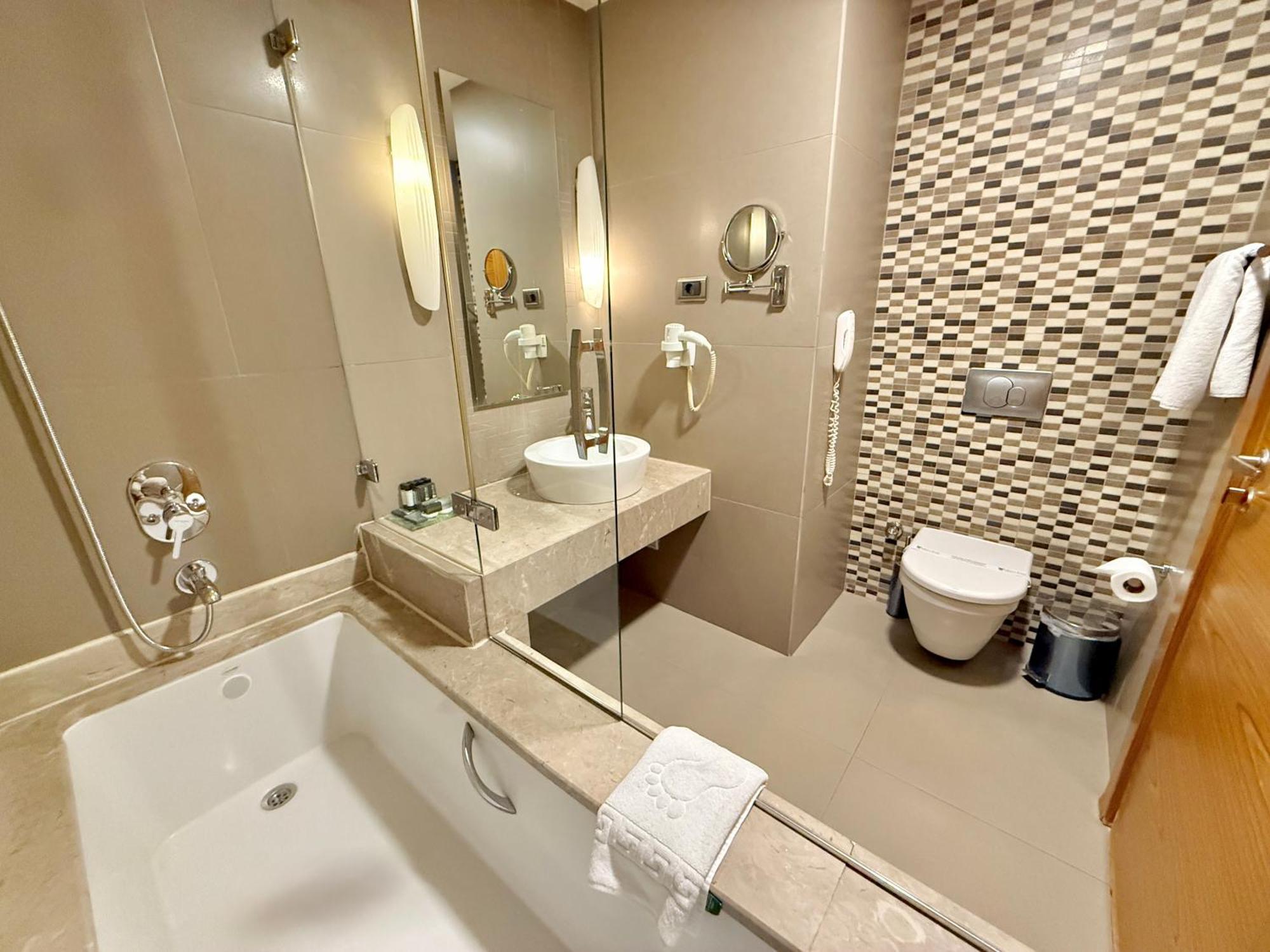 Standard Twin Room with Garden View