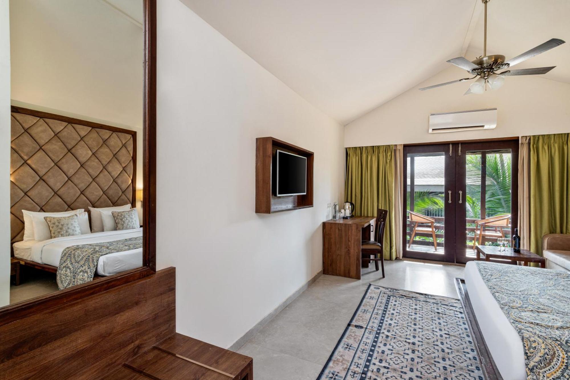 Coco Wood Cottage with Balcony (with complimentary Kayaking and 20% off on Massage session) -  Happy Hours (2+1) from 11 am to 8 pm on selected brands