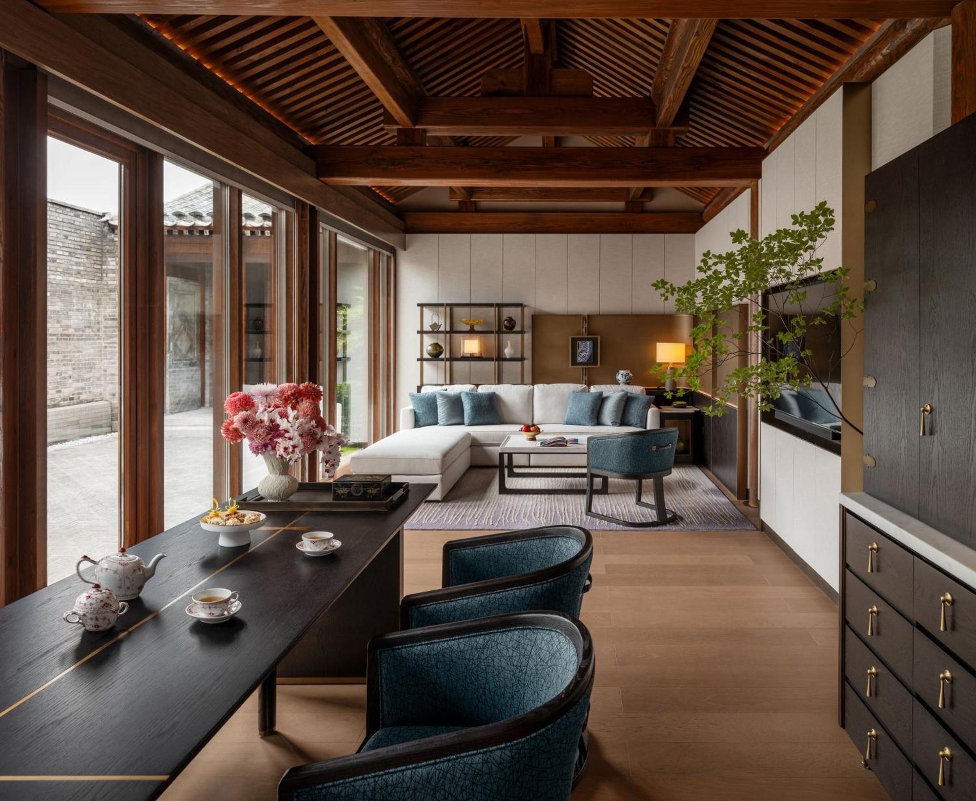 Deluxe Courtyard