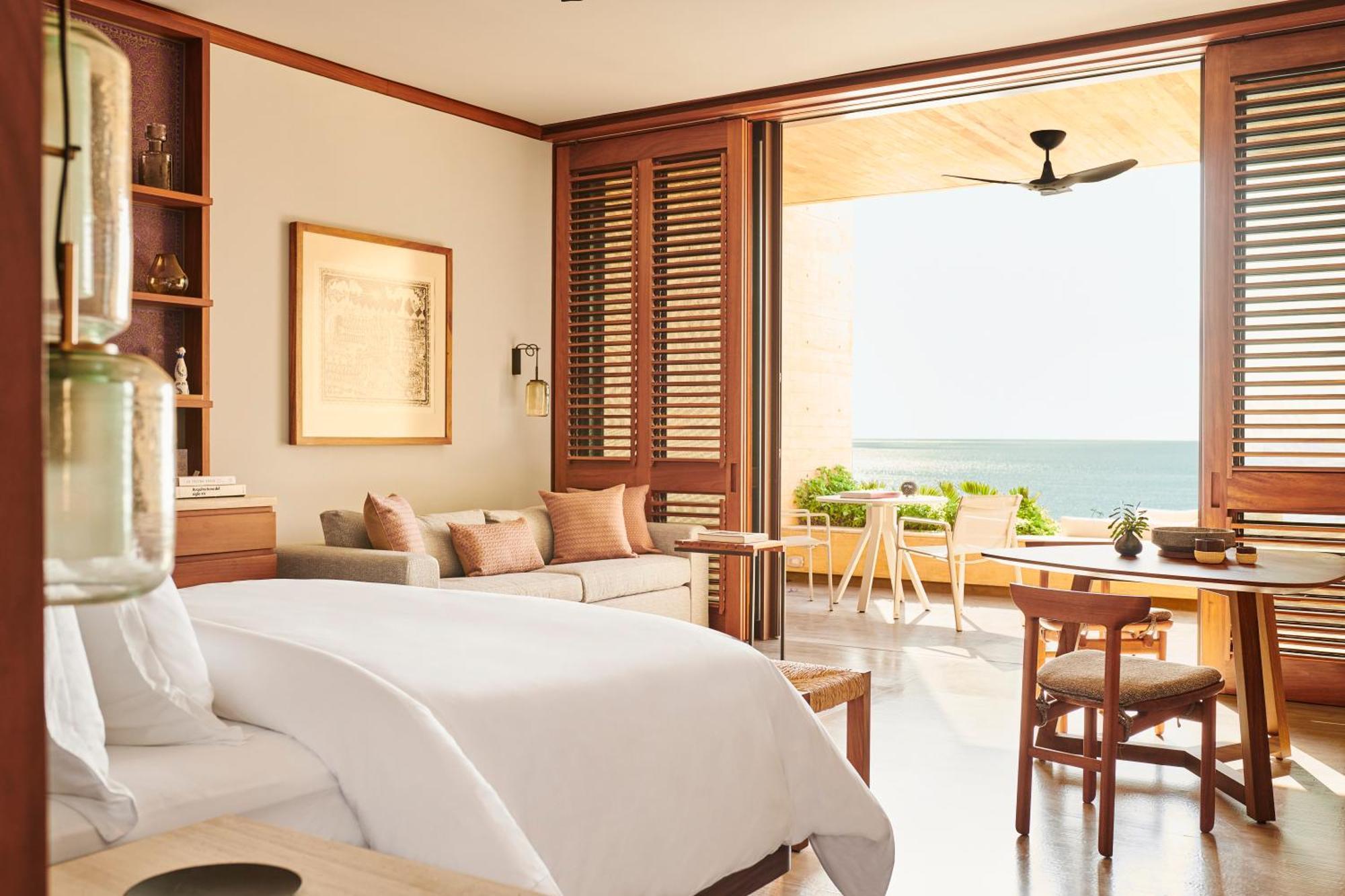 Premium Beachfront King Room