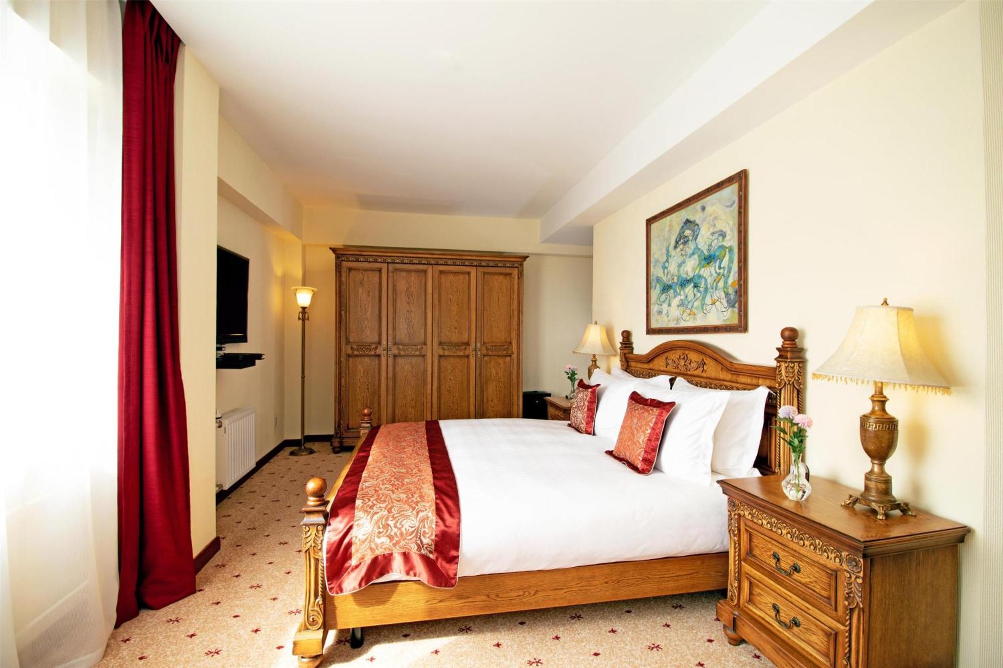 Executive Suite