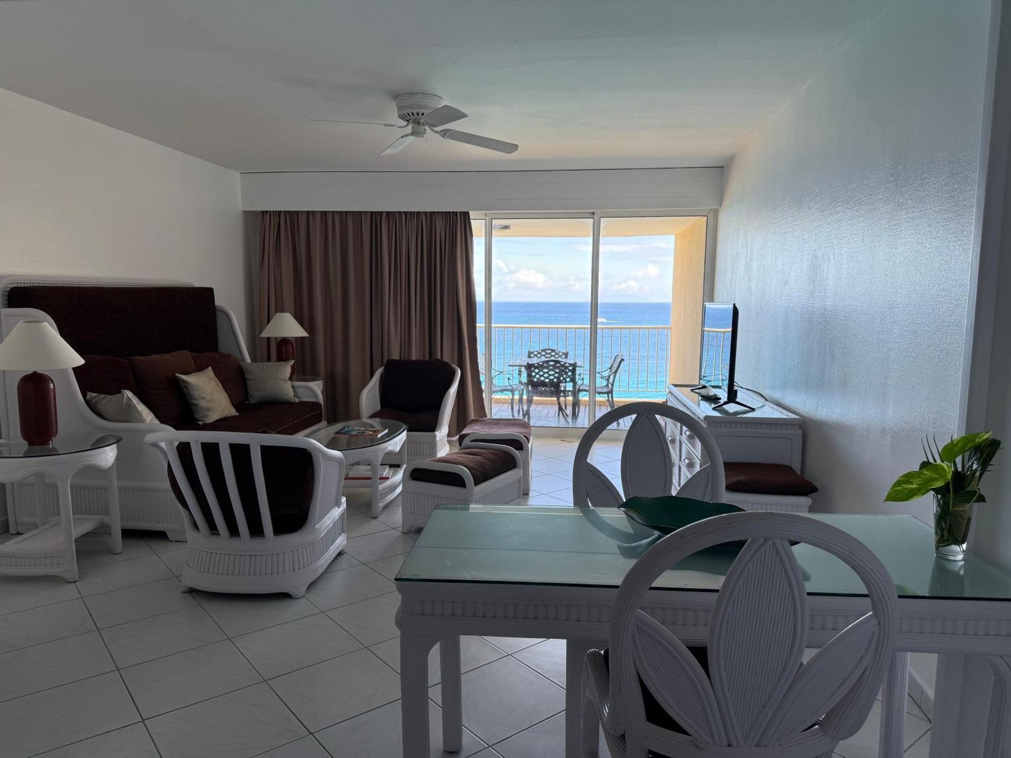 Deluxe King Room with Ocean View