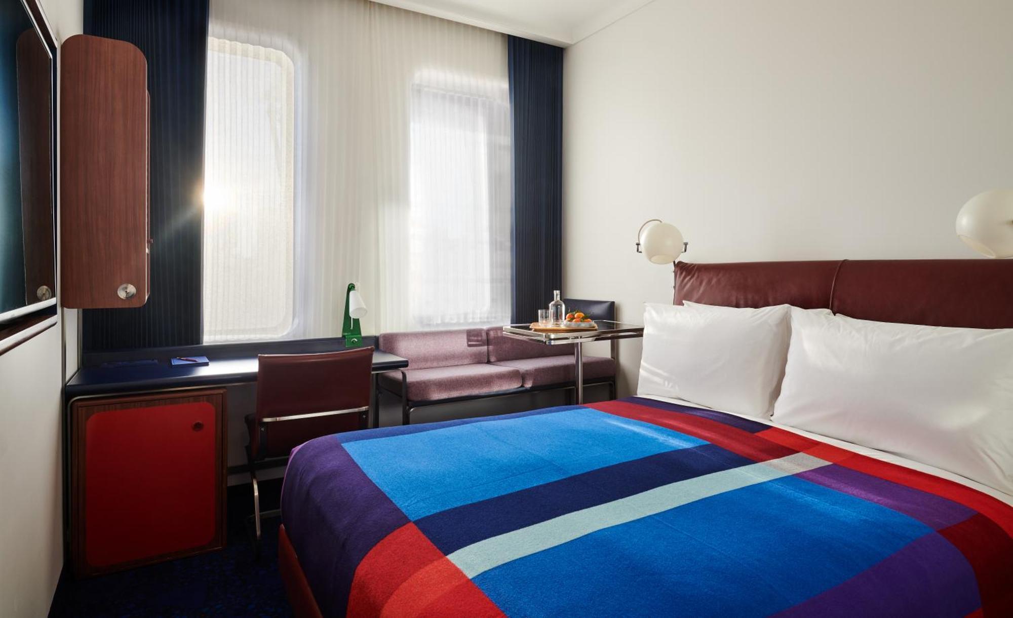 Standard Queen Room