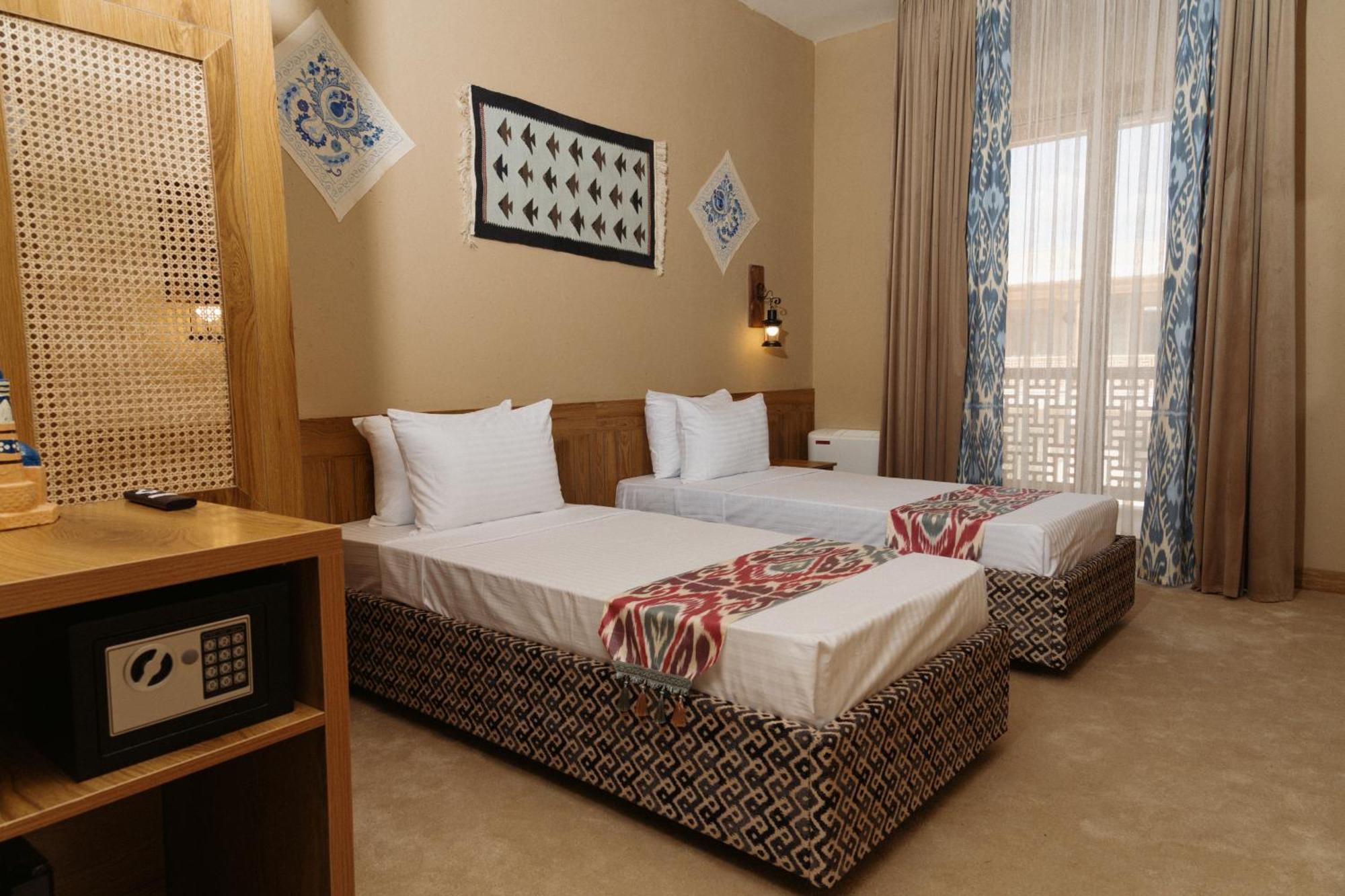 Twin Room with Private Bathroom