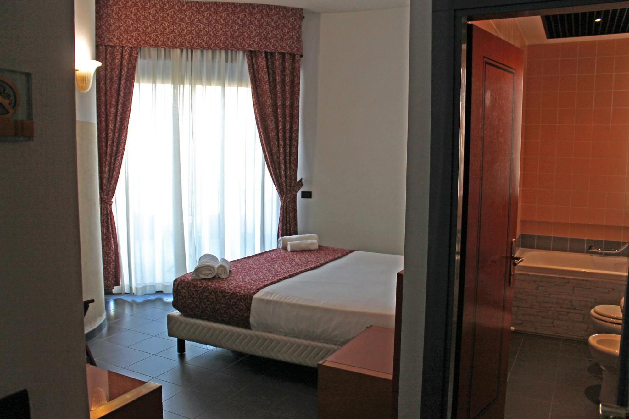 Triple Room with Bath